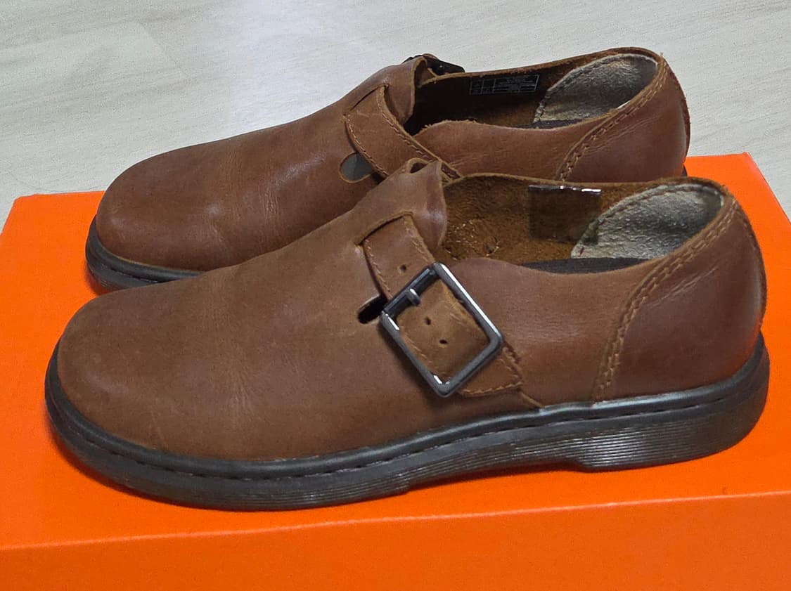 닥터마틴 패트리샤 브라운 상품이미지2