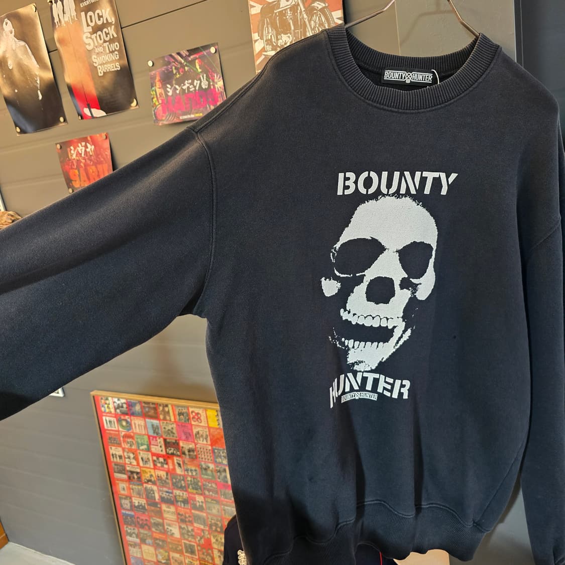 바운티헌터 스컬 프린팅 맨투맨 블랙 L 오버핏 상품이미지4