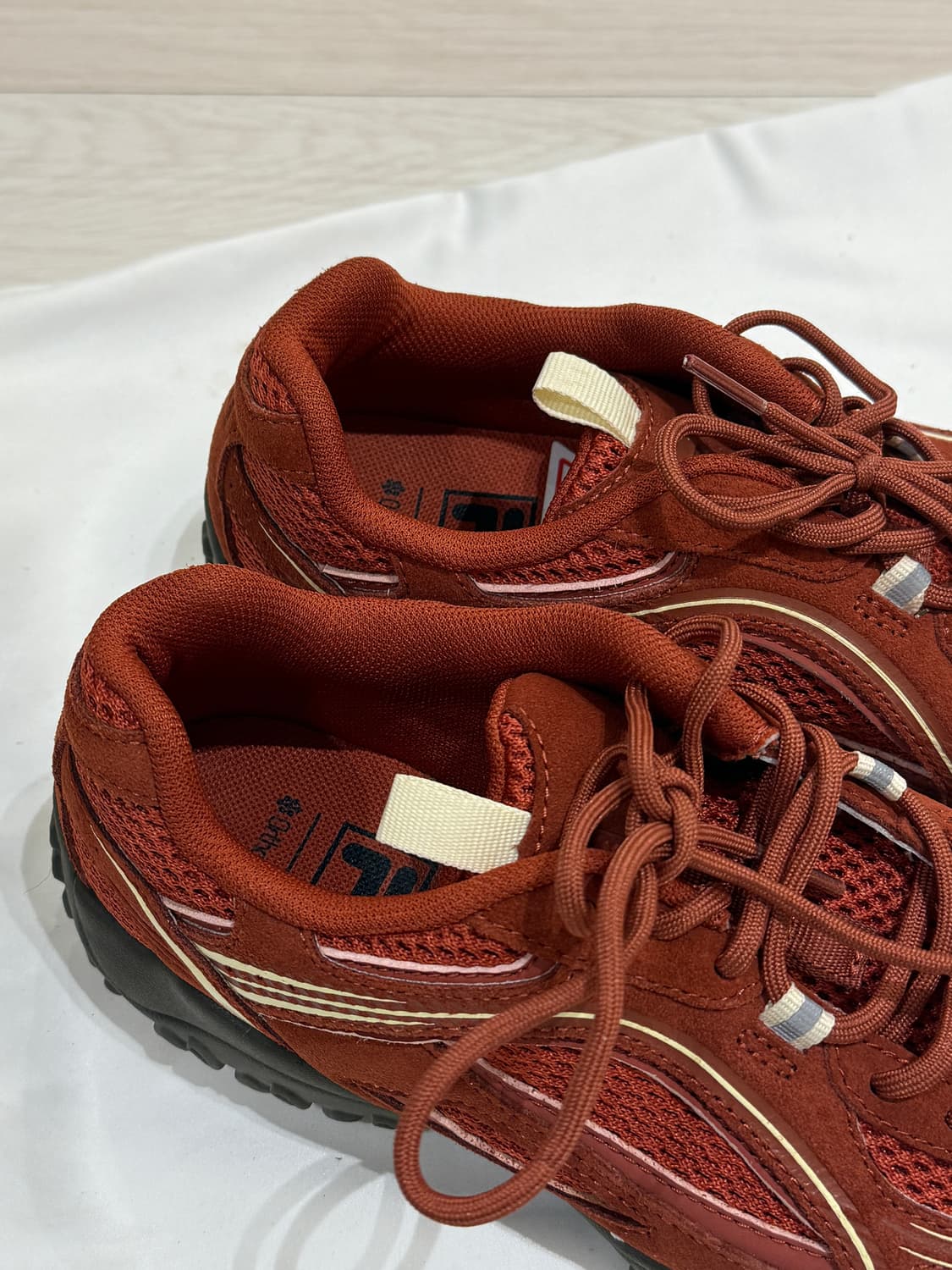 ‼️이사 처분 (1회착용) 휠라 에샤페 브릭운동화 스니커즈 240 상품이미지2