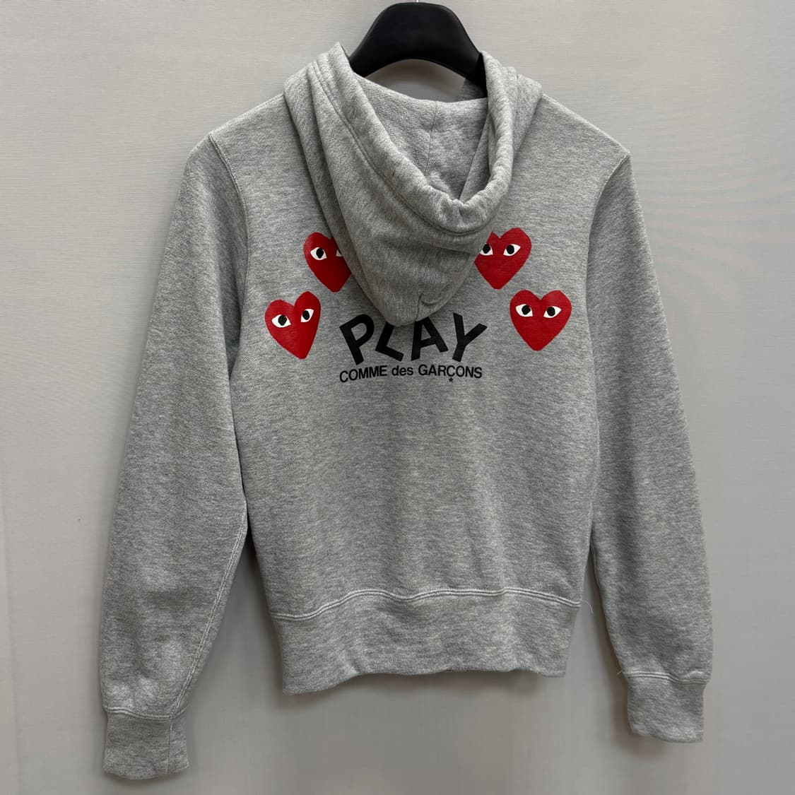 꼼데가르송 레드 와펜 백프린팅 후드 집업 (44) 상품이미지2