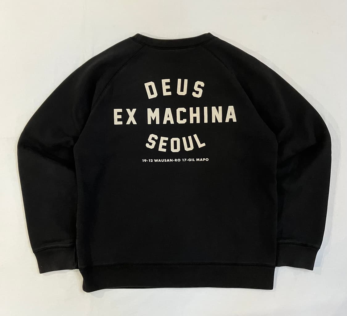 데우스 엑스 마키나 서울 맨투맨 스웻셔츠 블랙 상품이미지1