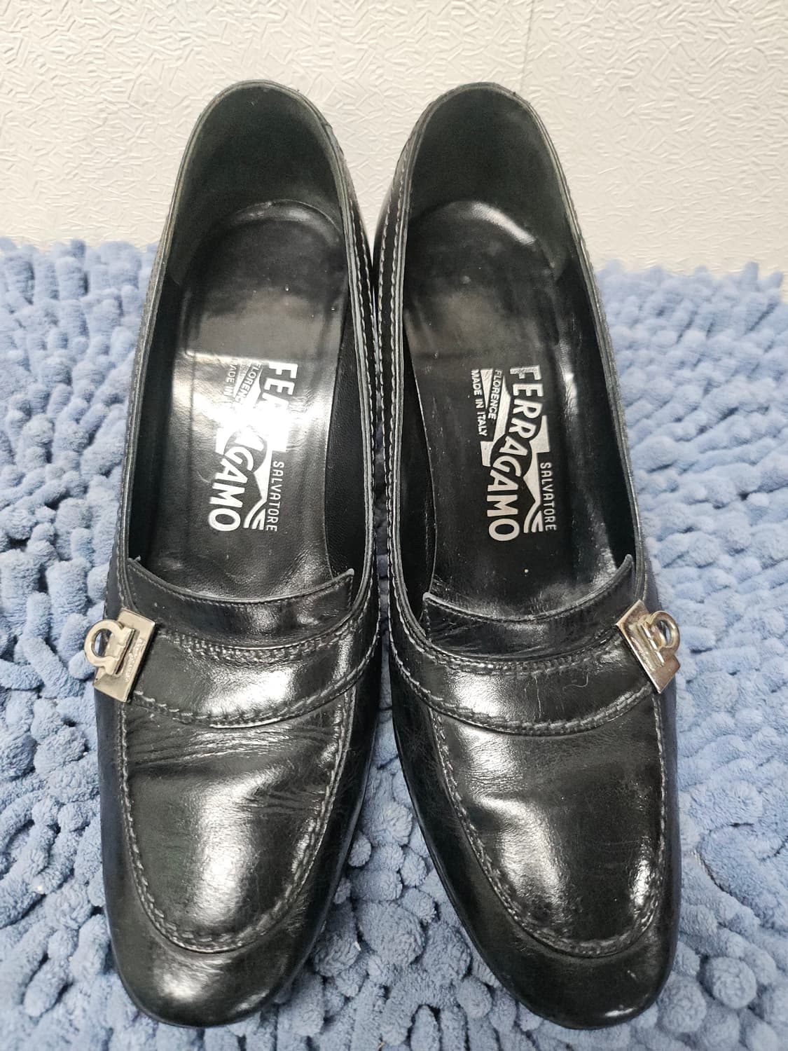 페라가모 블랙 로퍼 펌프스  5  굽7 상품이미지4