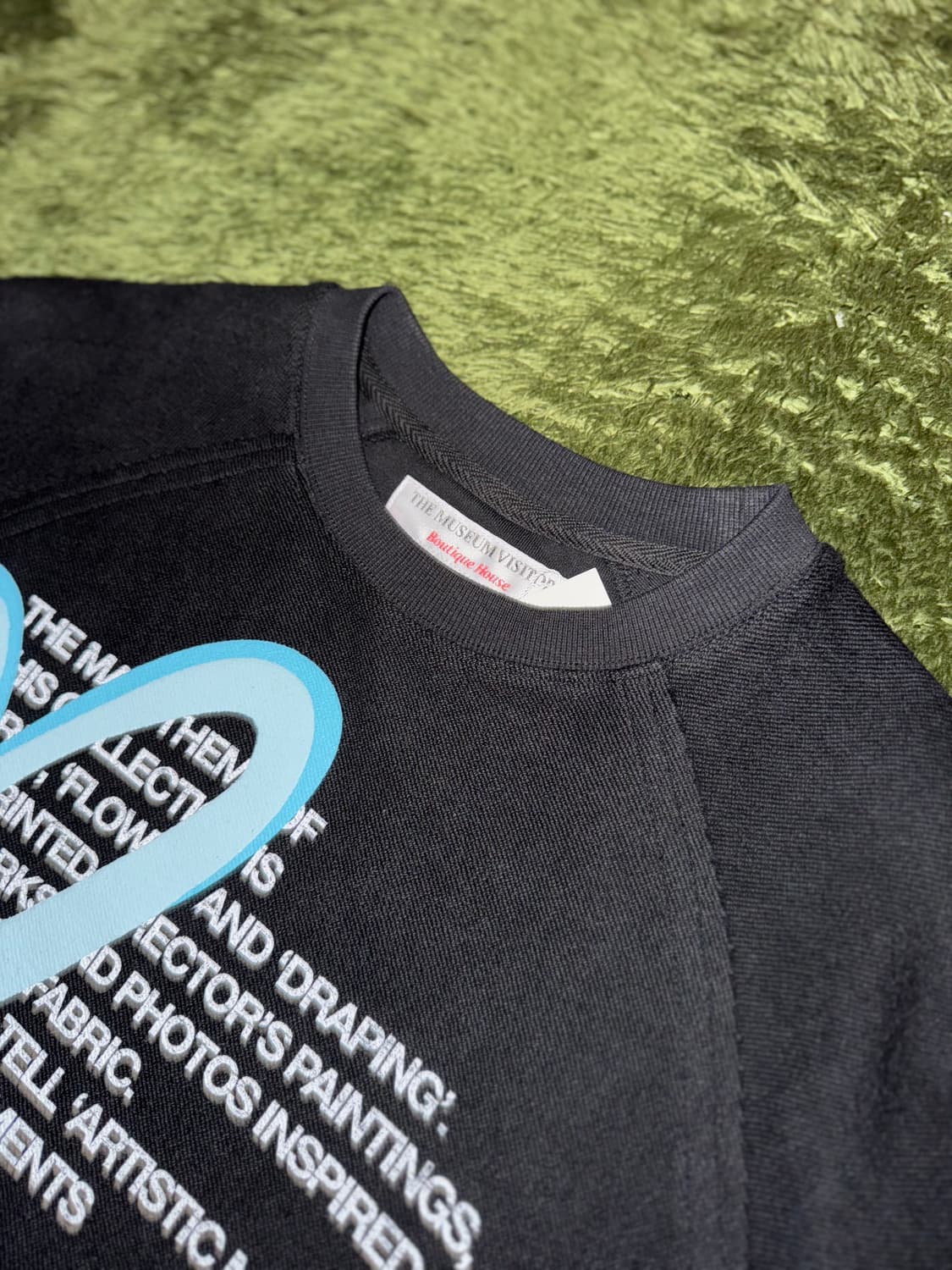 [S] 더뮤지엄비지터 하트 프린티드 인사이드 아웃 스웻셔츠 상품이미지2