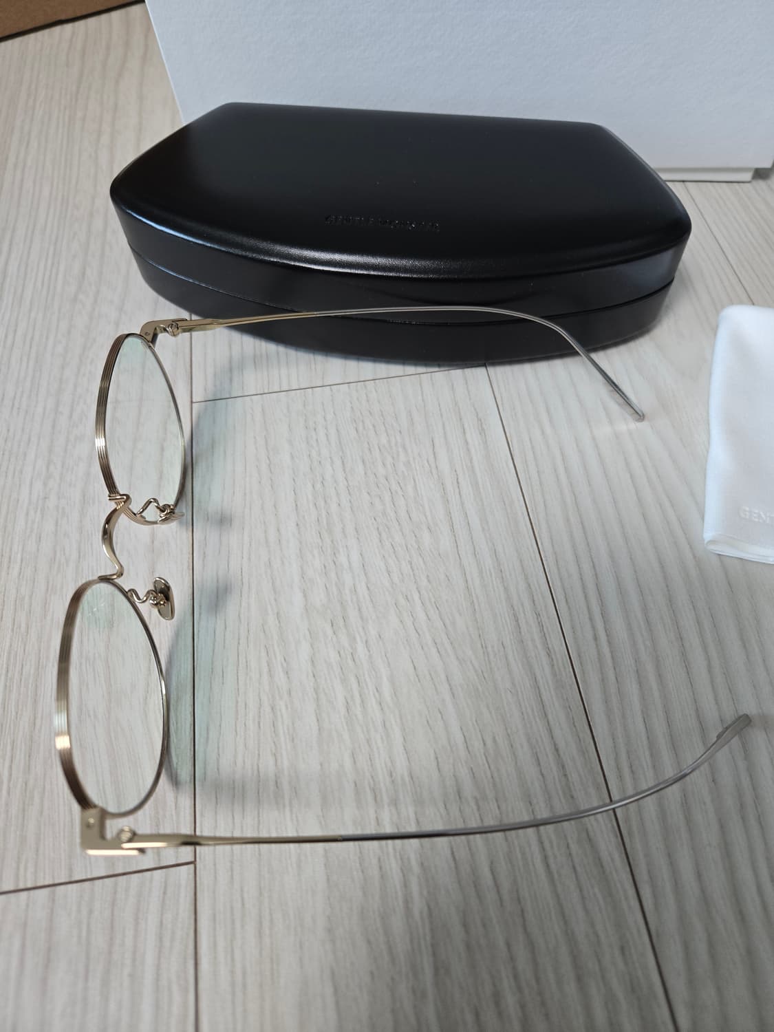 젠틀몬스터 요나 031 안경 상품이미지5