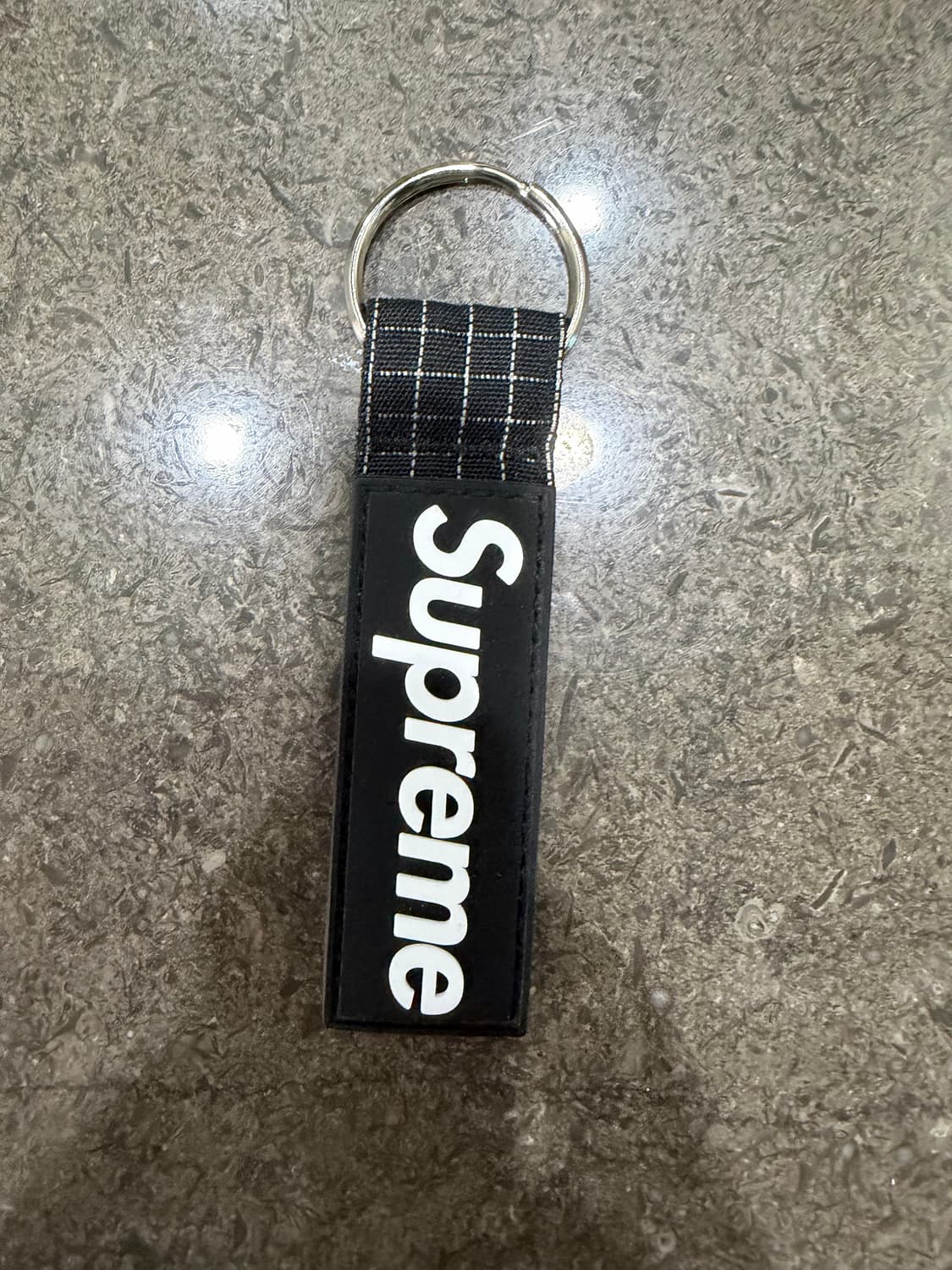 슈프림 립스탑 키체인 블랙 - 24SS 상품이미지2