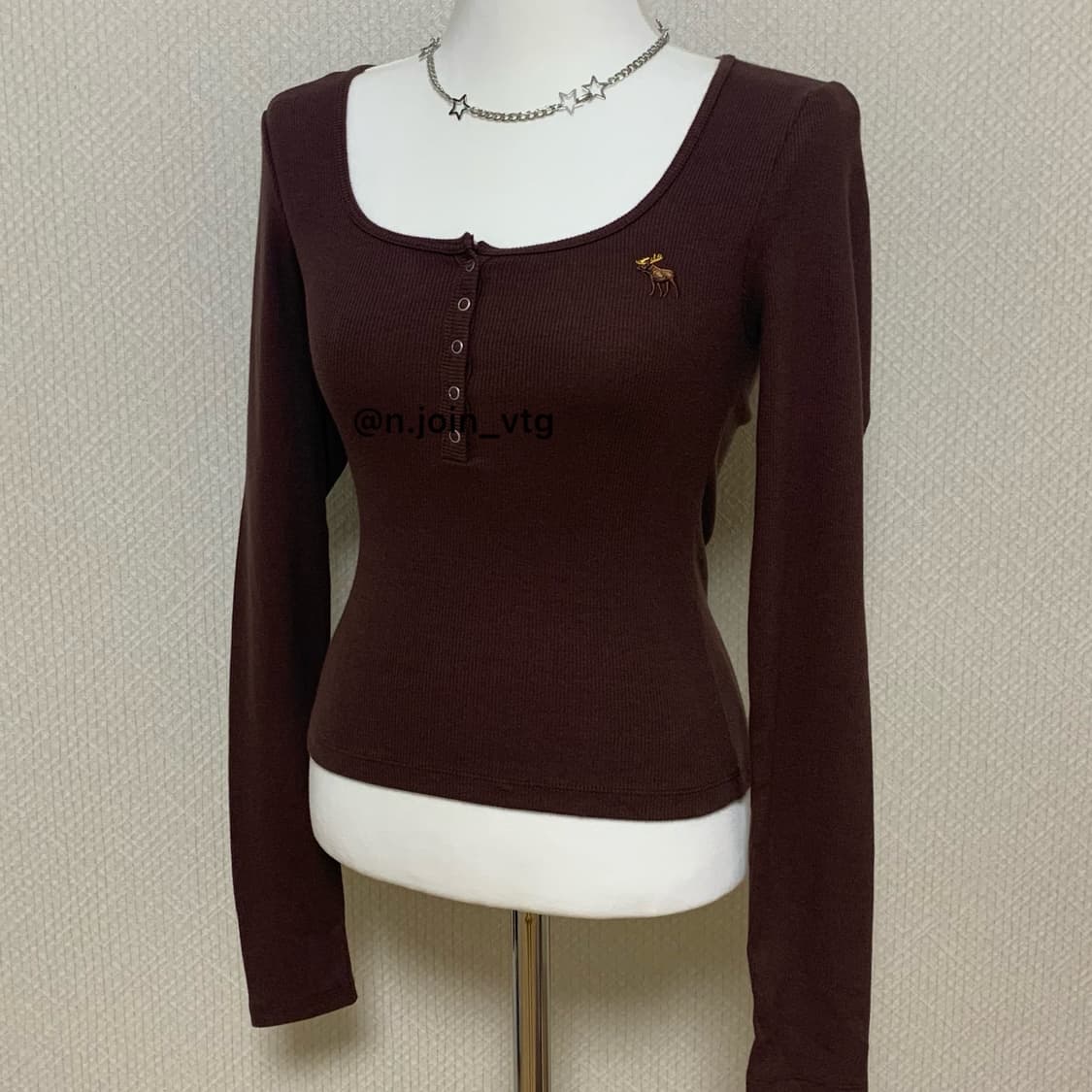 아베크롬비 헨리넥 브라운 크롭 롱슬리브 상품이미지3