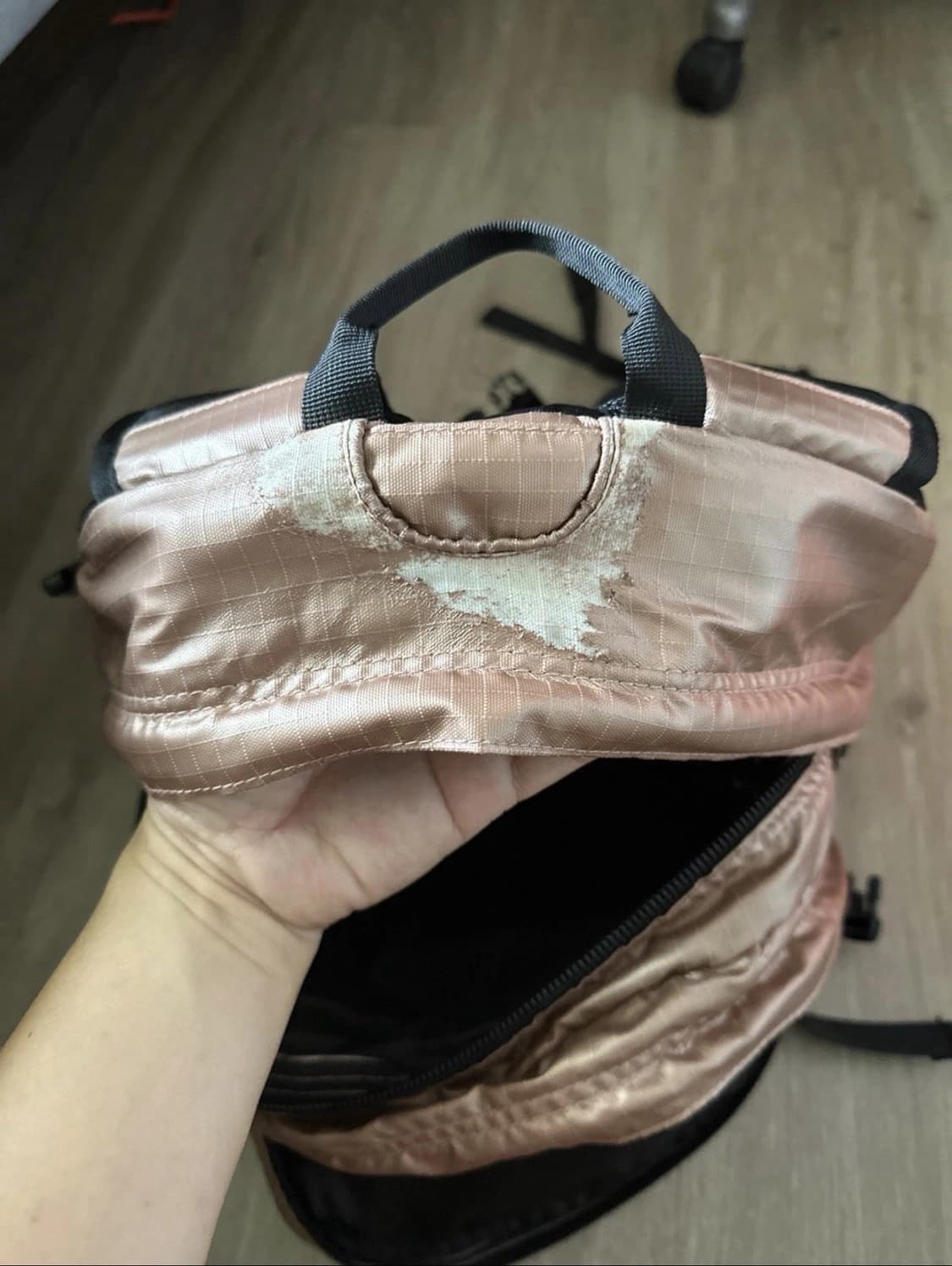 18SS 슈프림 X 노스페이스 메탈릭 보레알리스 백팩 로즈 골드 상품이미지2