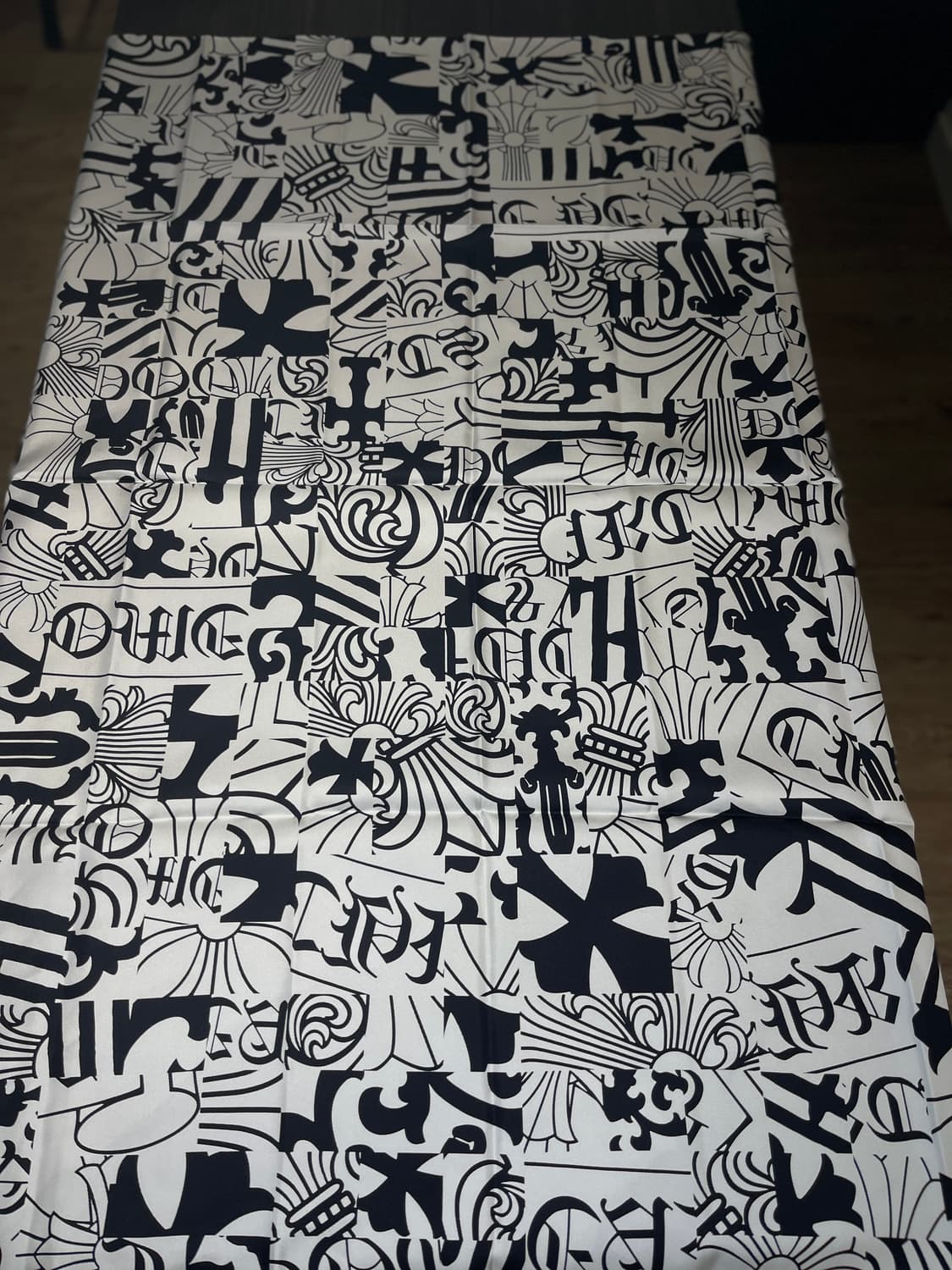 크롬하츠 실크 스카프 화이트 CH패턴 상품이미지2