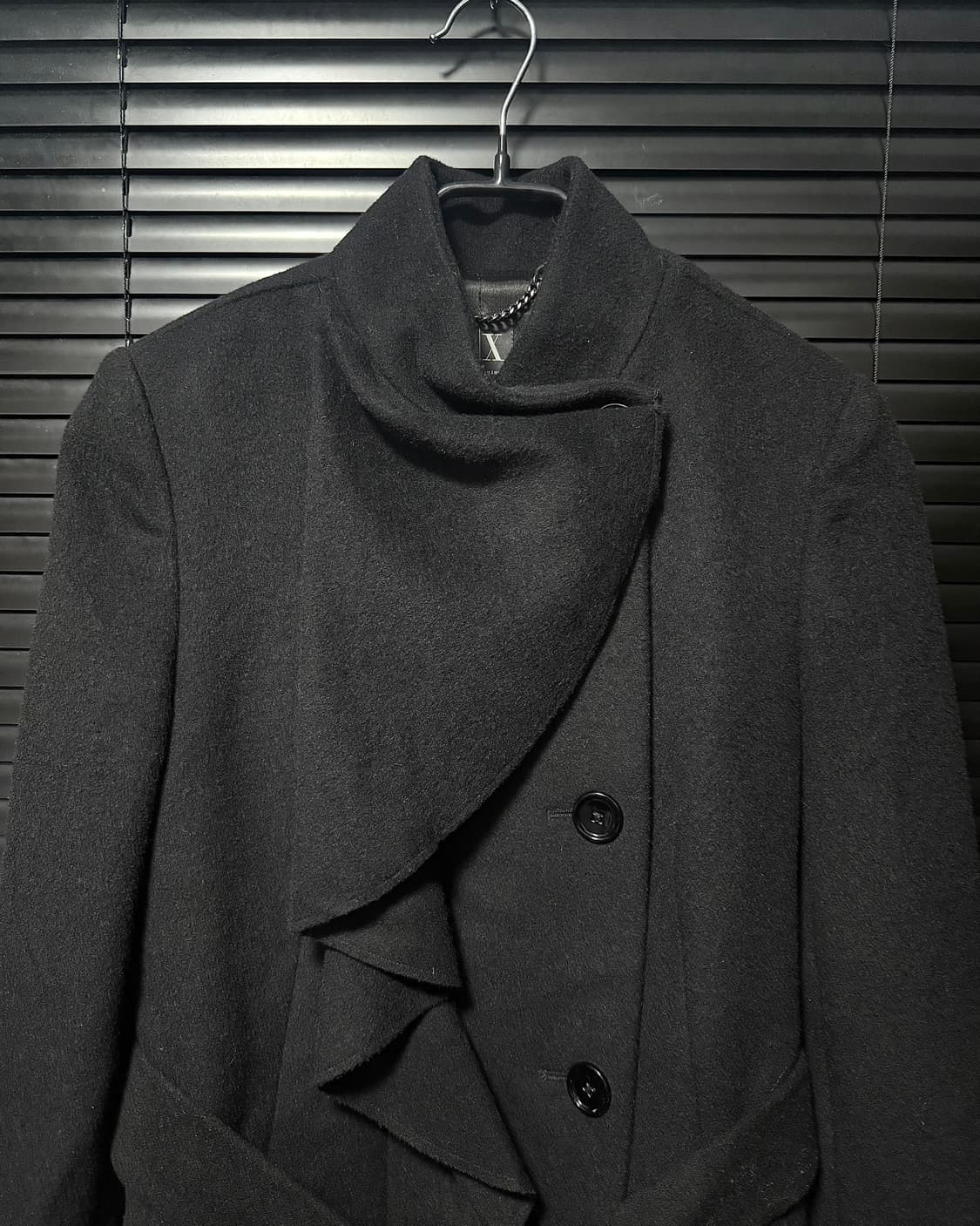 아르마니 익스체인지 카울 벨트 울 드레이프 사선 더블 블레이져 숏 코트  상품이미지4