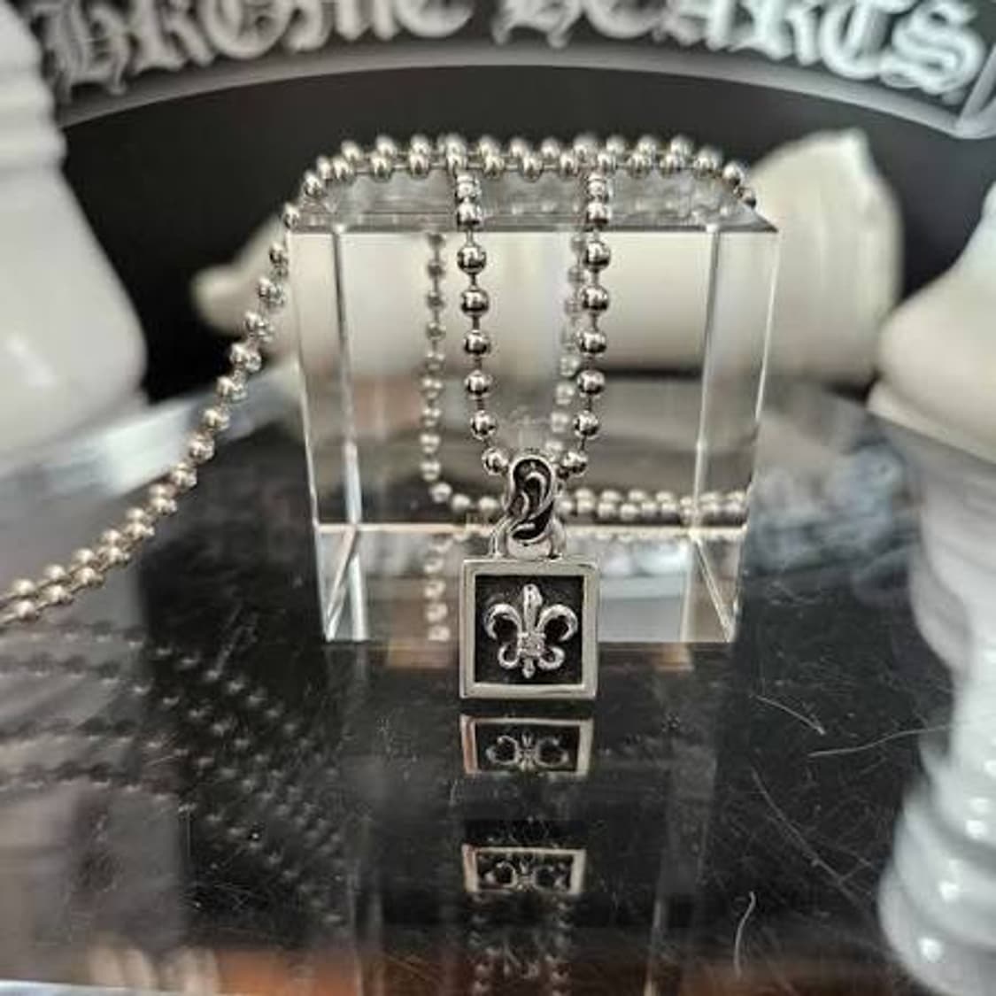 크롬하츠 플레어 프레임 펜던트 (볼체인 포함) 상품이미지1