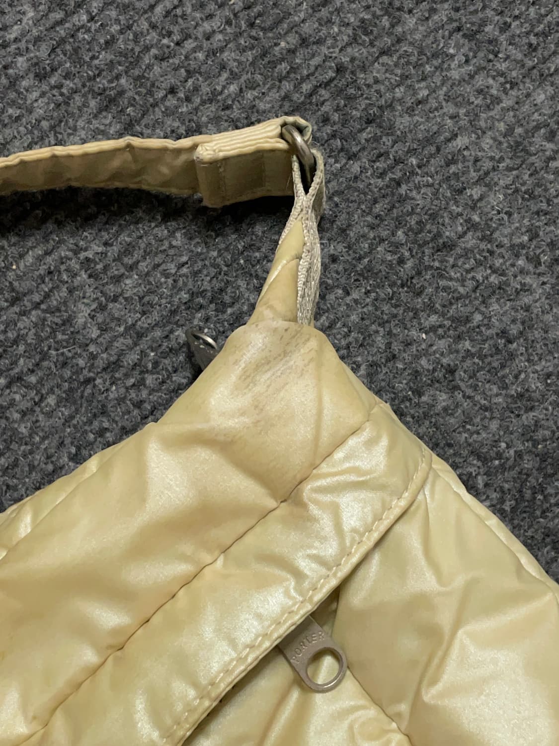 포터 아이보리 패딩 숄더백 상품이미지9