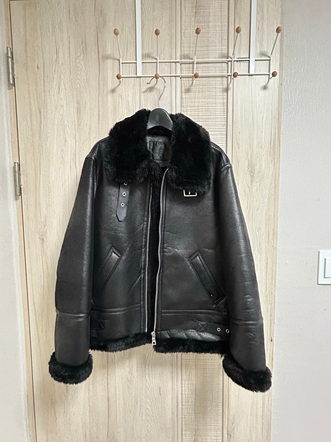 레프트서울 블랙 무스탕 자켓 s 상품이미지1