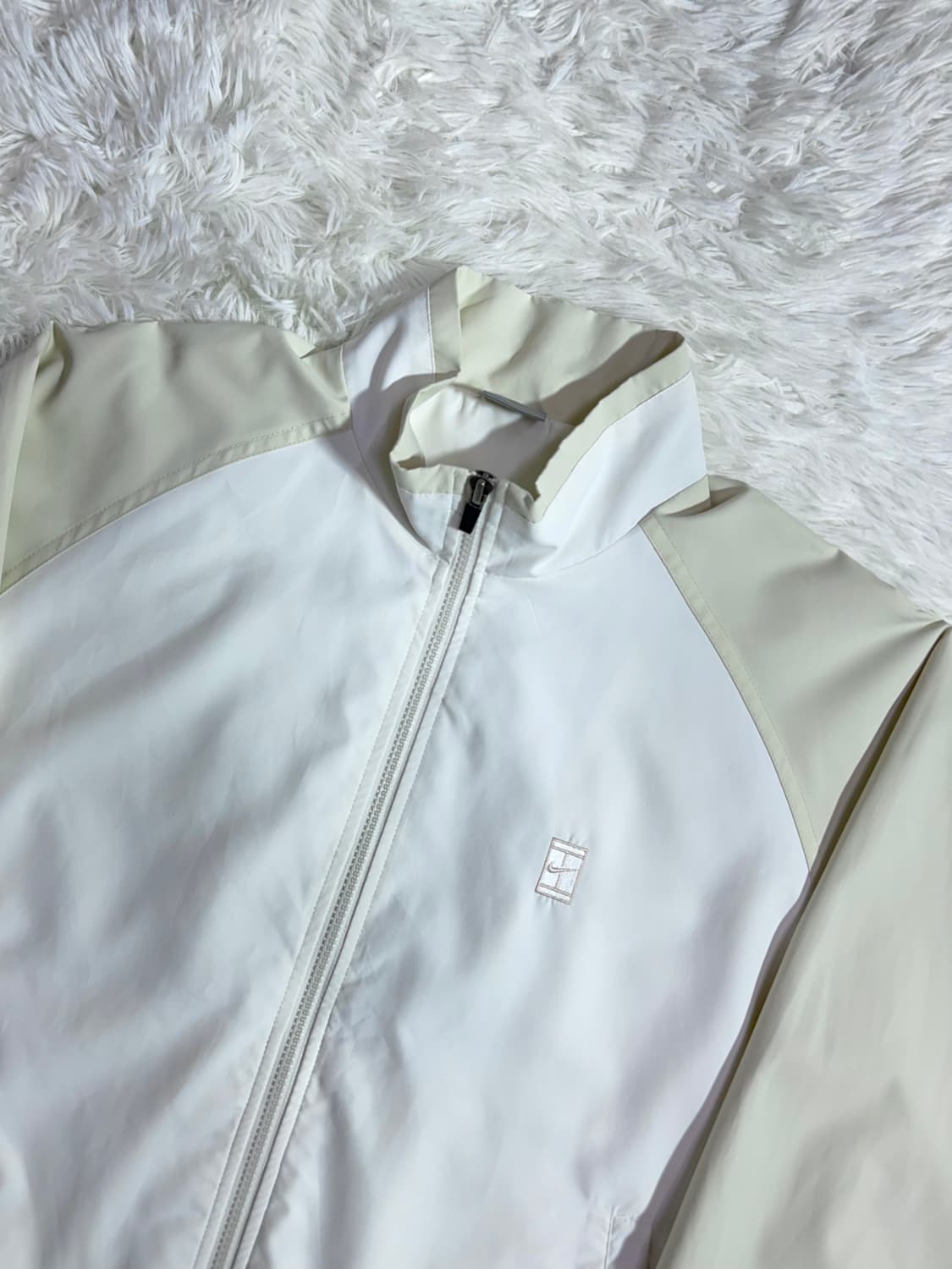 나이키 00‘s 화이트•베이지 테니스로고 바람막이  상품이미지4