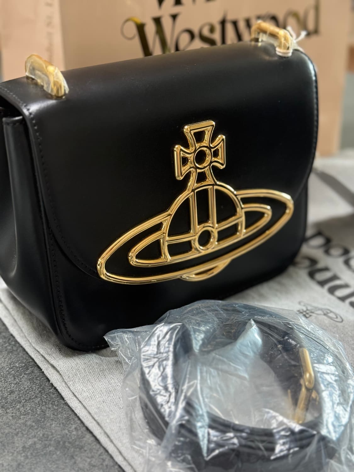 (100%정품)비비안 웨스트우드 린다 크로스백 상품이미지1