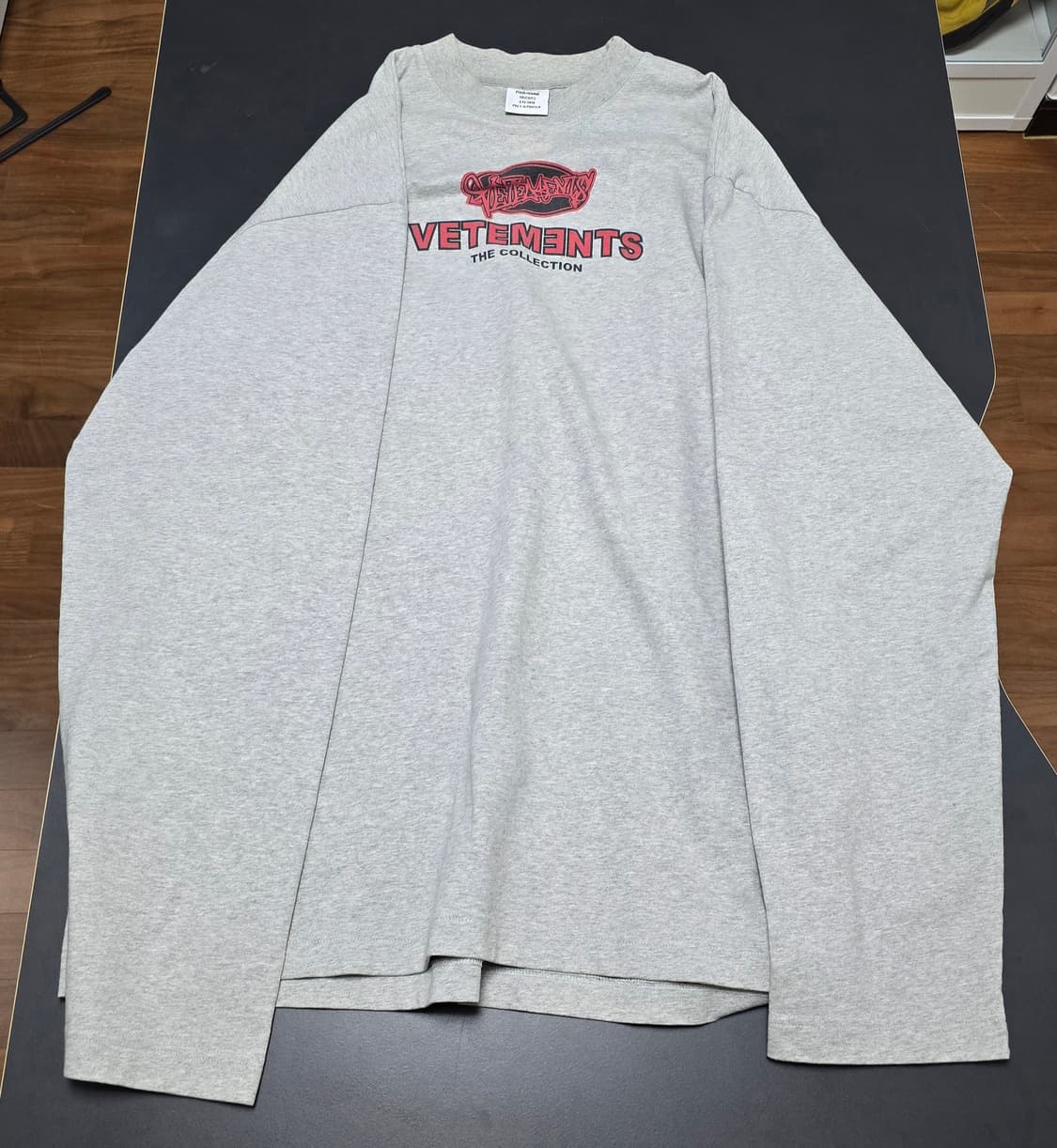 VETEMENTS 상품이미지1