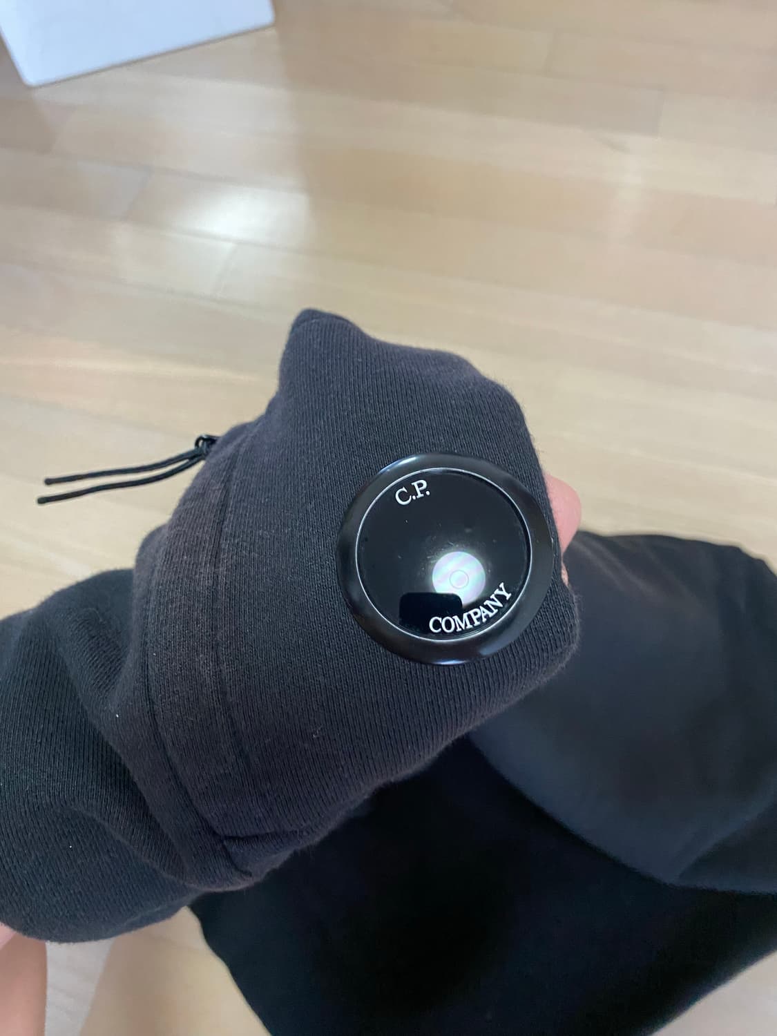 cp컴퍼니 맨투맨 블랙 상품이미지3