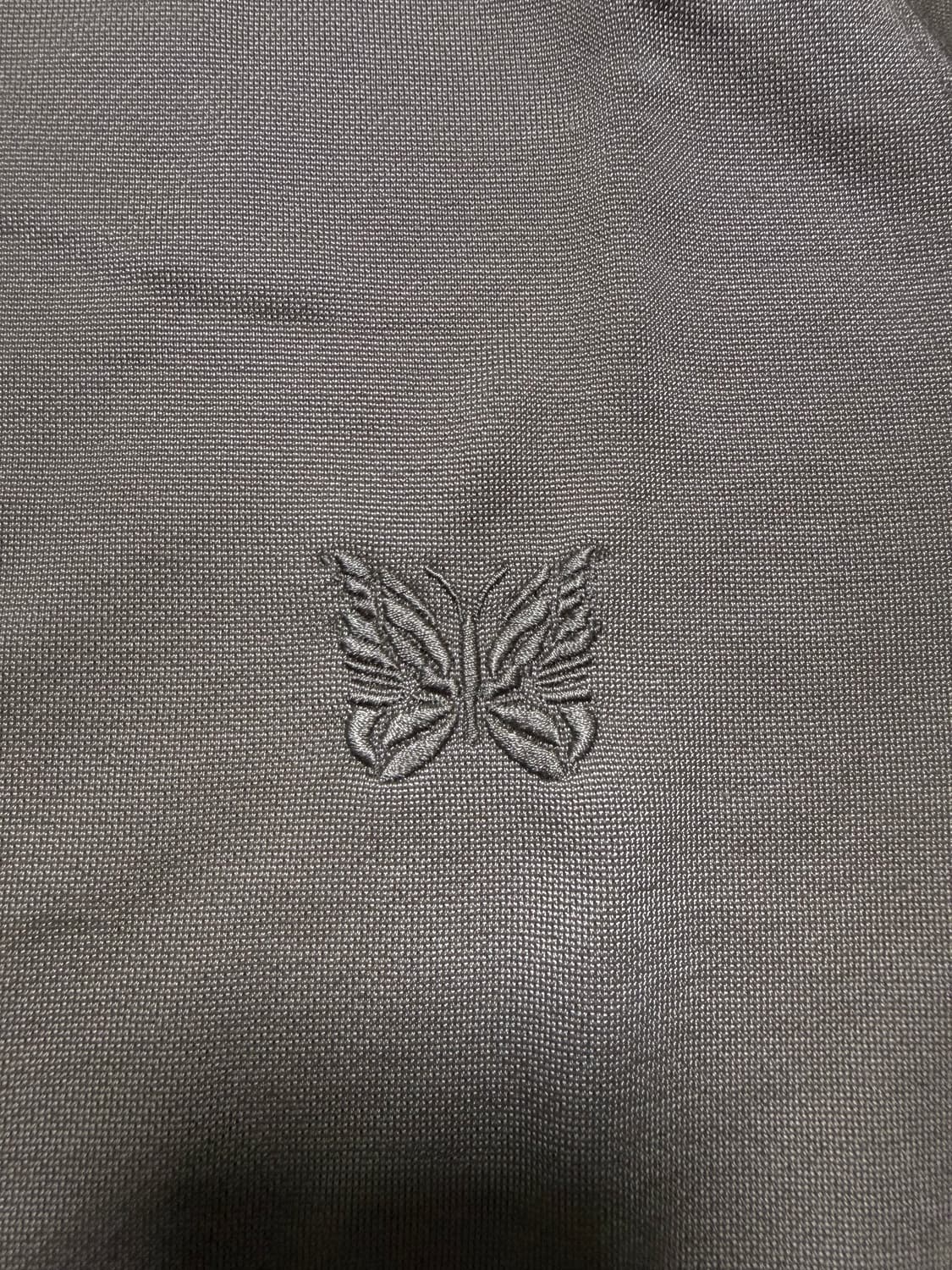 니들스 베이지 나그랑 맨투맨 상품이미지3