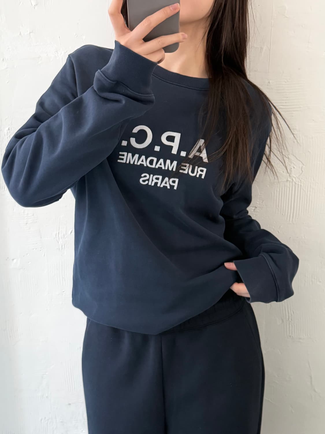 A.P.C 아페쎄 네이비컬러 로고 맨투맨 상품이미지1