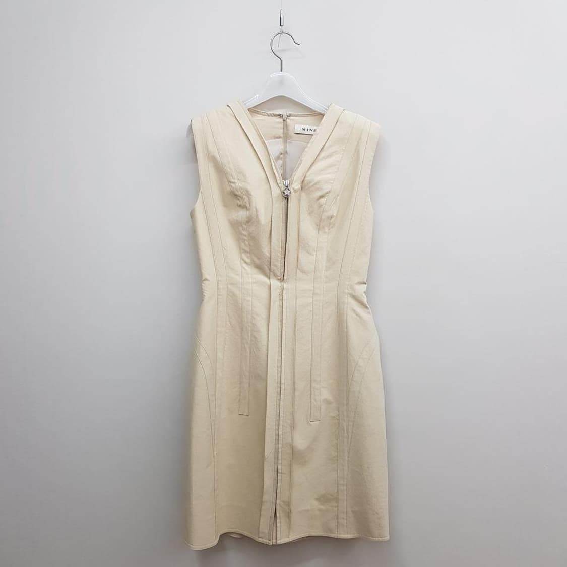 한섬 마인 2022 브이넥 집업 원피스 82-94-160사이즈 상품이미지1