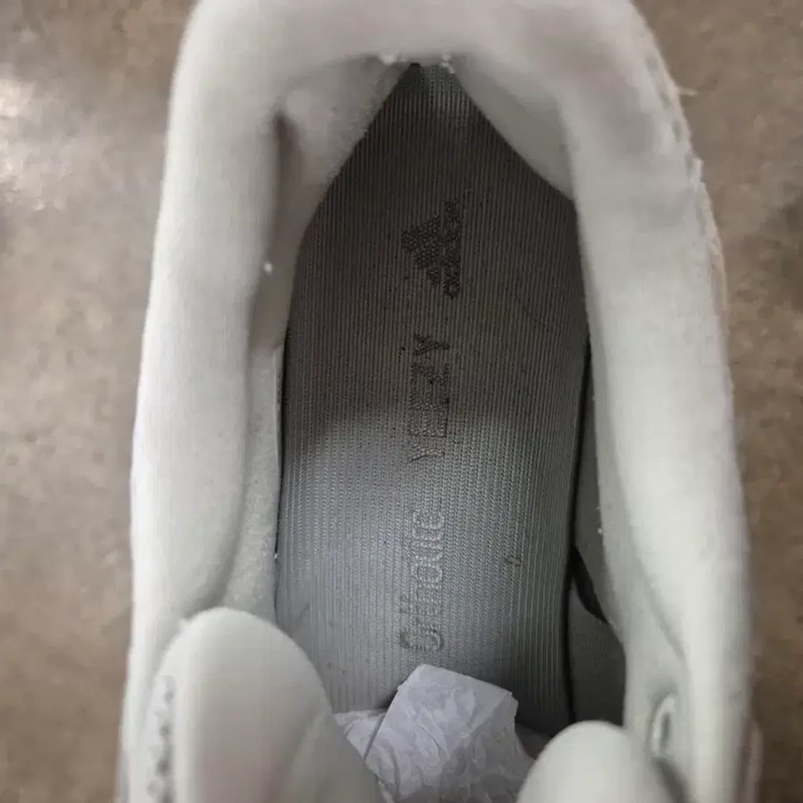 아디다스 이지 700 270 상품이미지9