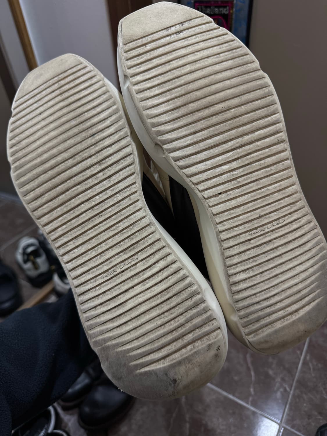 릭 오웬스 게스 러너 스니커즈 275  상품이미지7