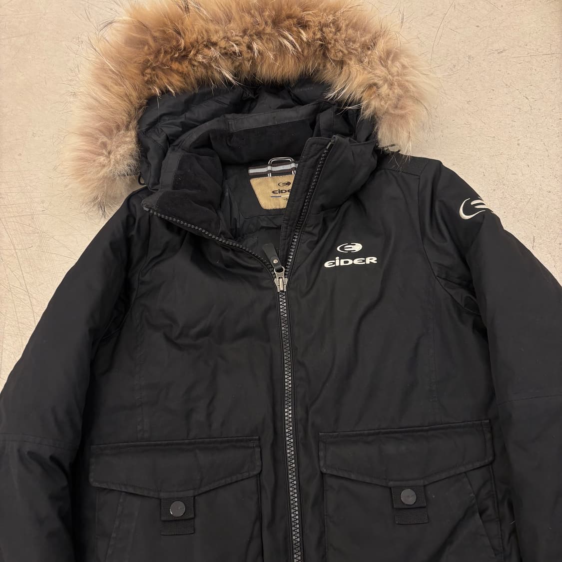 아이더 700 퍼 다운 블랙 패딩 상품이미지2