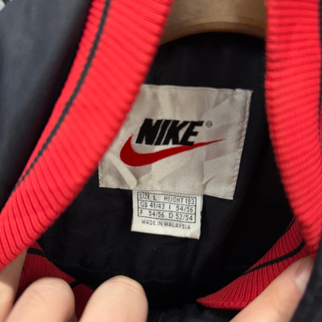 90s 나이키 올드스쿨 바람막이 후면 빅 스우시 포인트 레드 블랙 상품이미지8