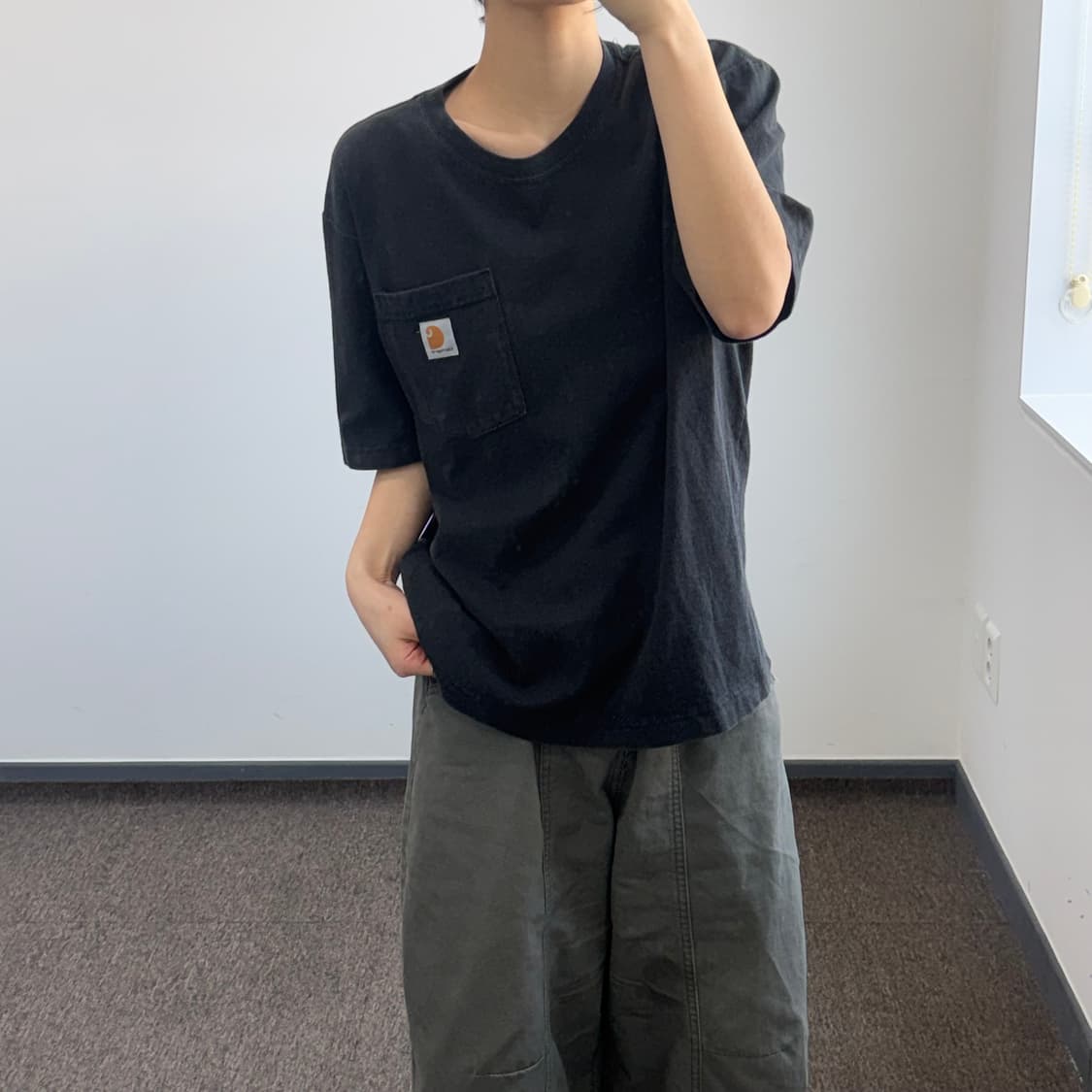 Carhartt 칼하트 원포켓 블랙 반팔 상품이미지2