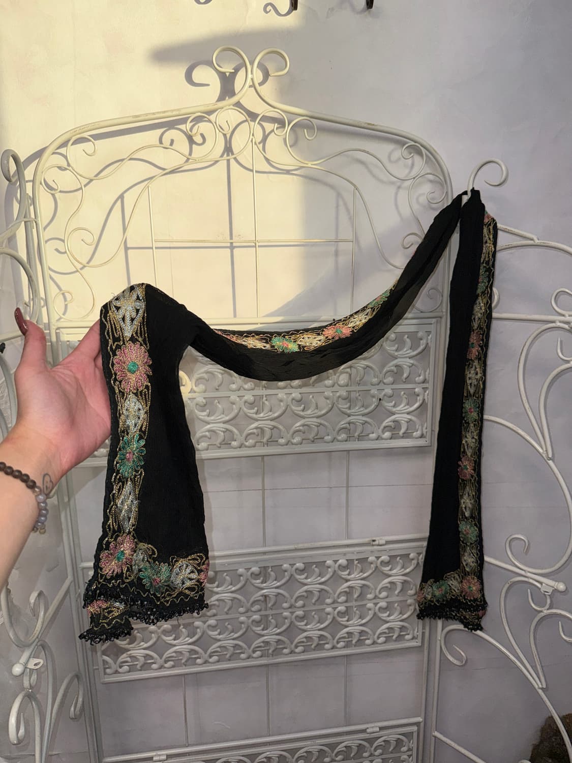 Black oriental flower embroidered scard 상품이미지2