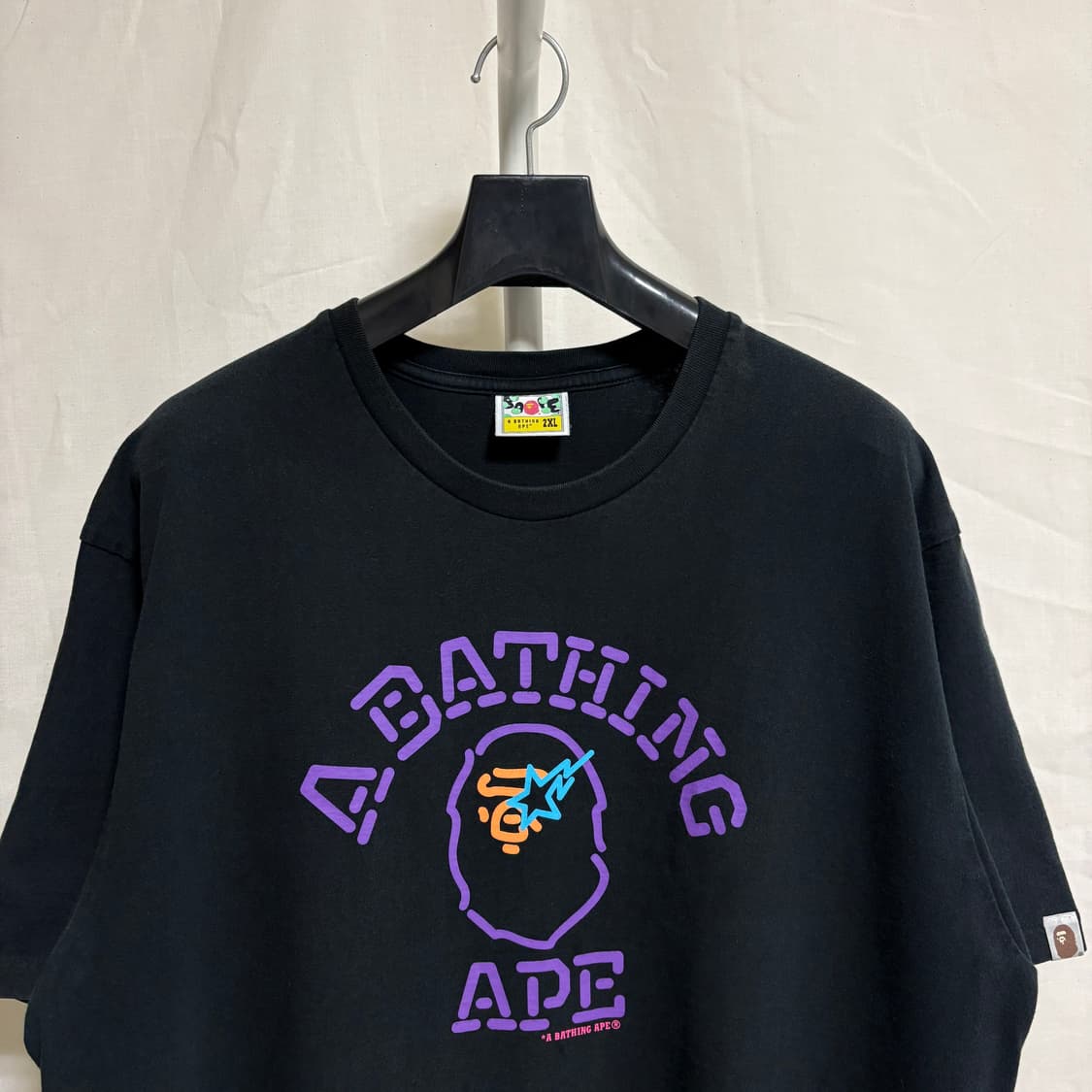 베이프 네온 컬리지 반팔티셔츠 / 블랙, 2XL 상품이미지2