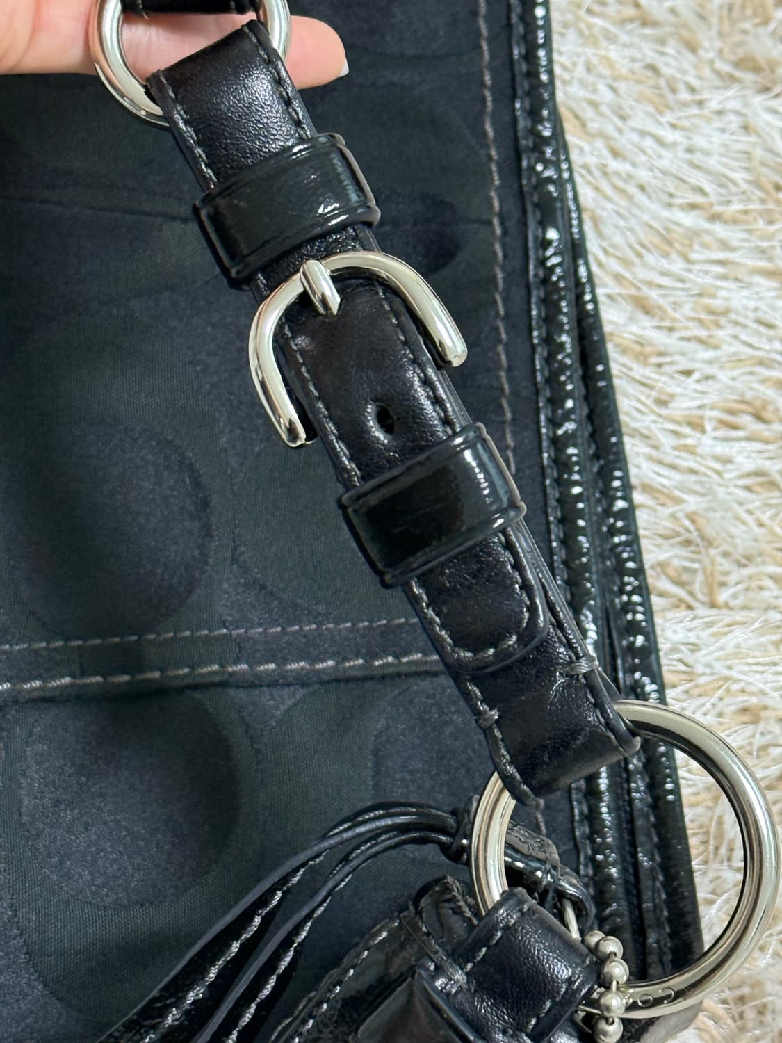 코치 로고 키링 숄더백 상품이미지5