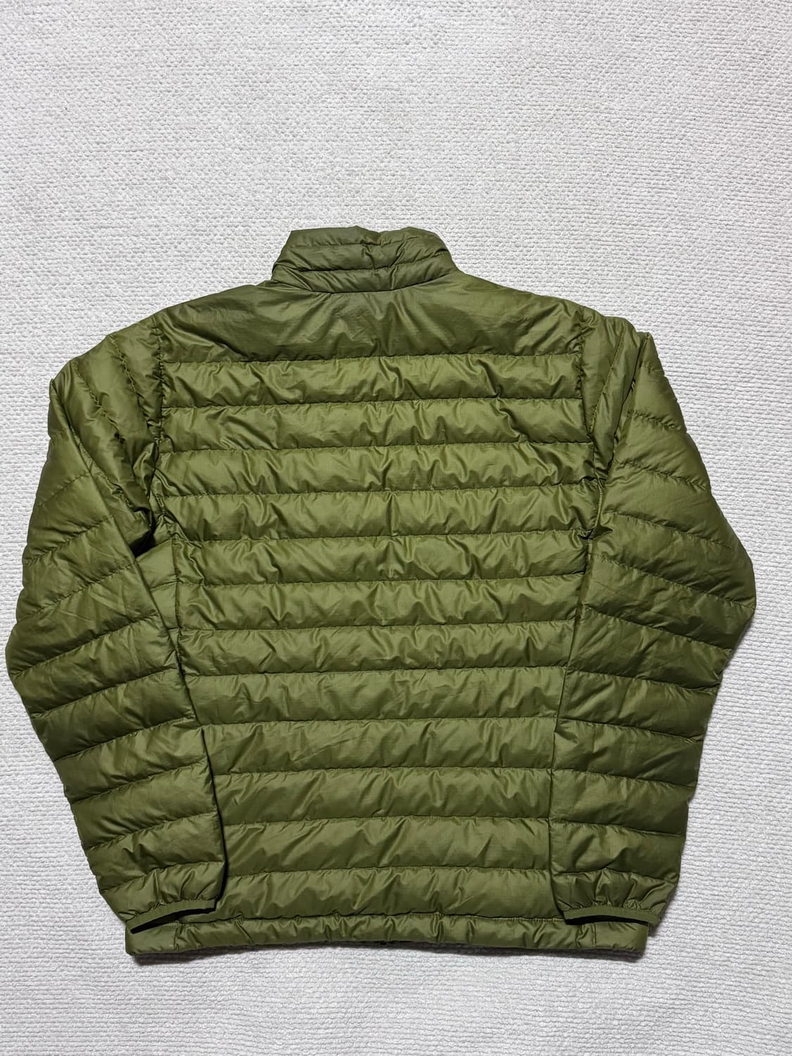 파타고니아 구스다운 경량 패딩 올리브 M 상품이미지6