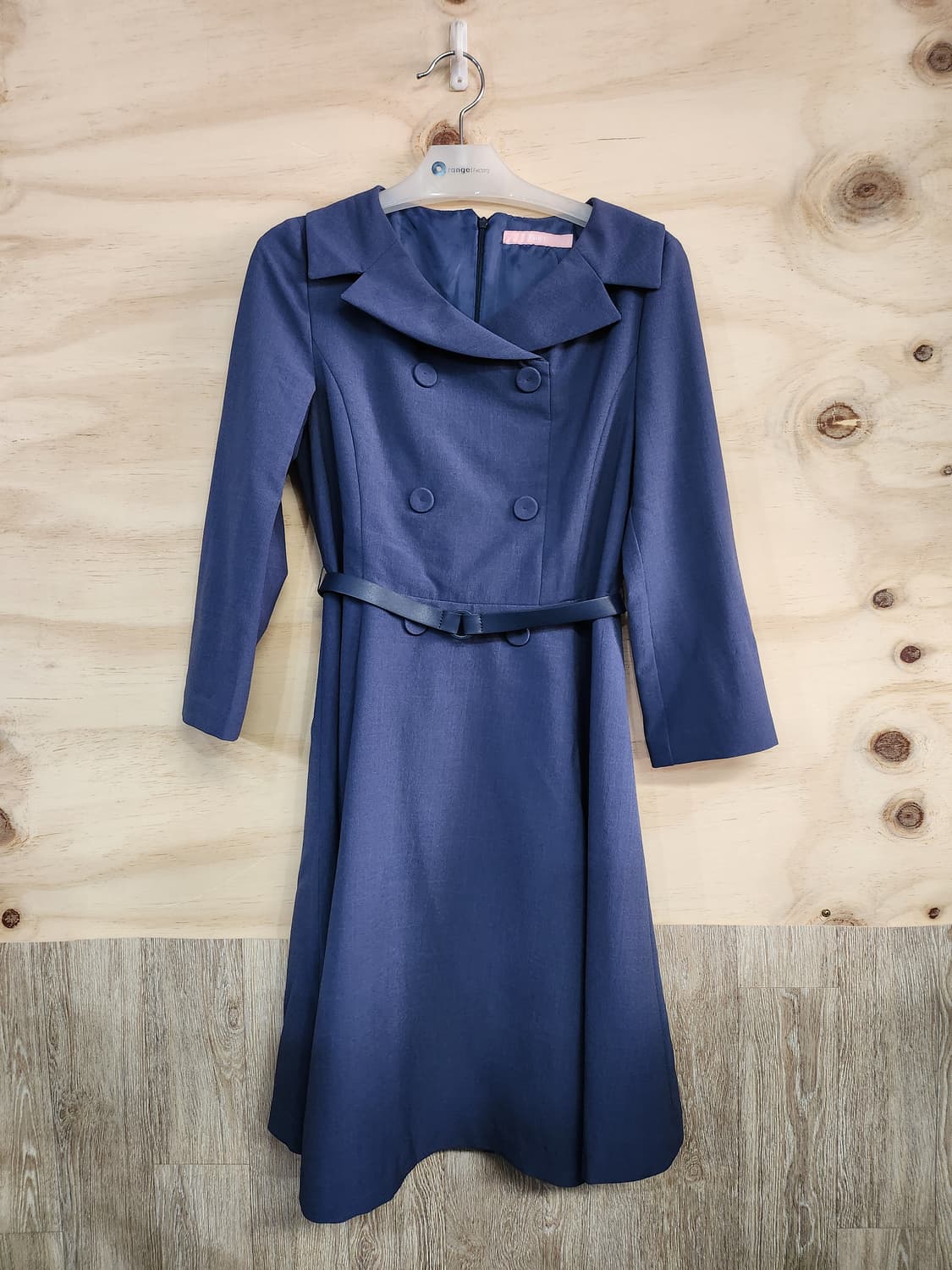 1140) 로엠 ROEM 벨트 더블 버튼 미디 원피스 상품이미지1