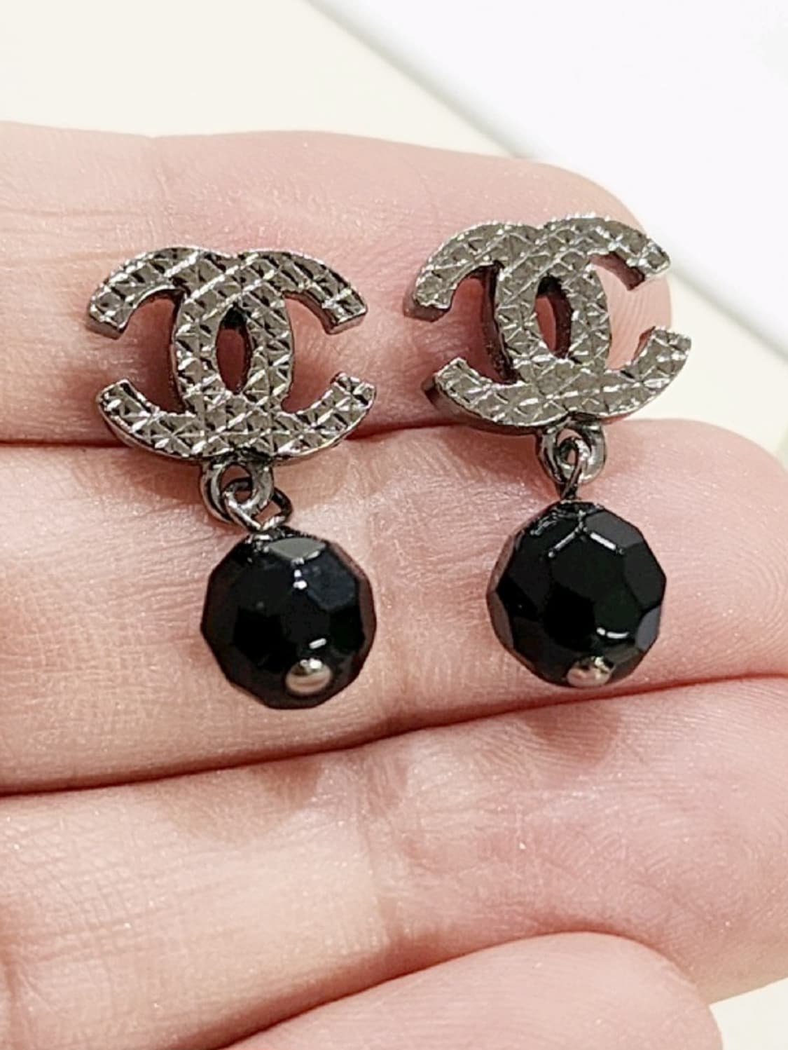 샤넬 CC로고 볼 드롭 귀걸이 상품이미지1