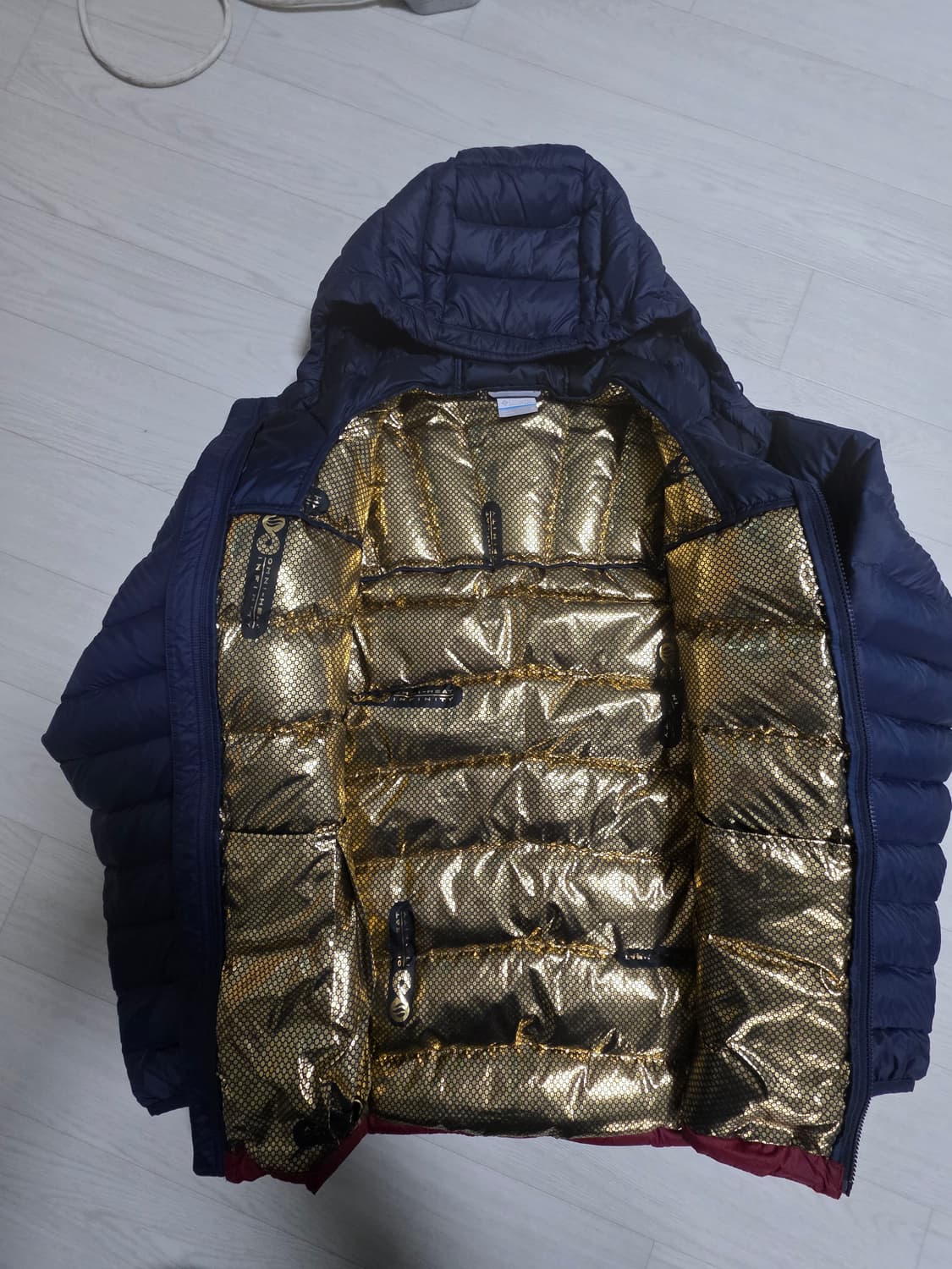 컬럼비아 후드 경량패딩 100~105사이즈 상품이미지2