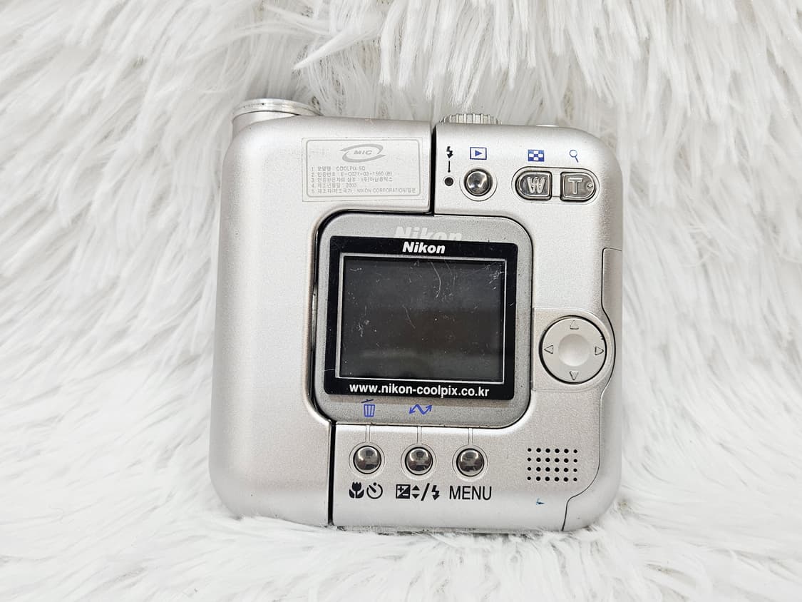 [B급] 니콘 Coolpix SQ 회전형 빈티지 디카, 디지털카메라 판매 상품이미지4