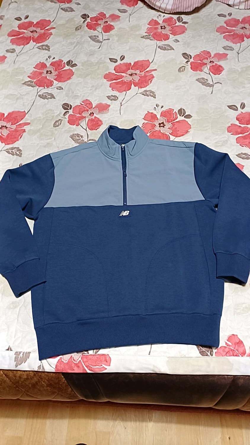 뉴발란스 반집업맨투맨 실측110 가슴61 기장72 상품이미지1