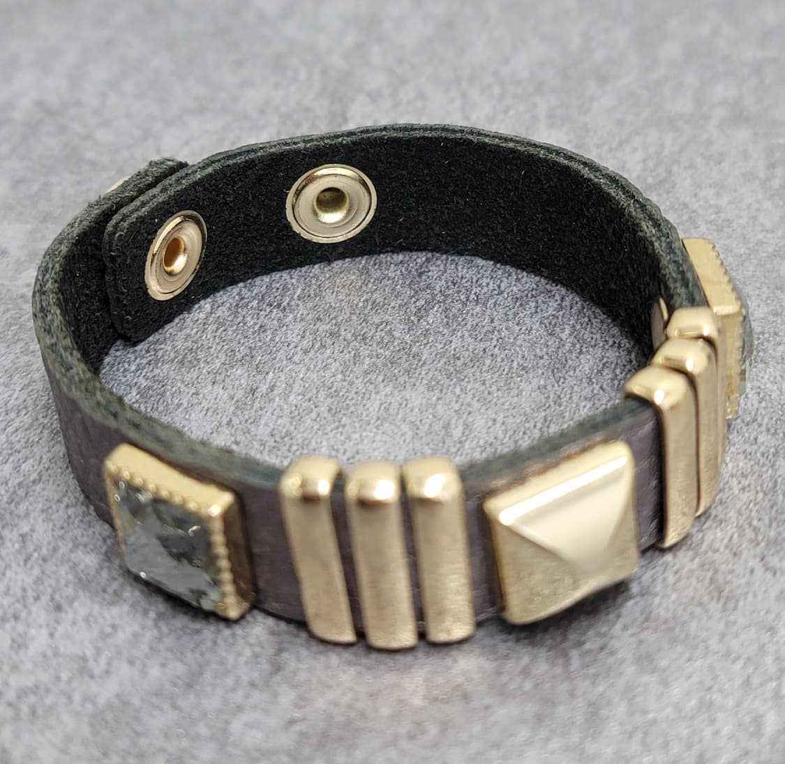 stud leather bracelet 상품이미지1