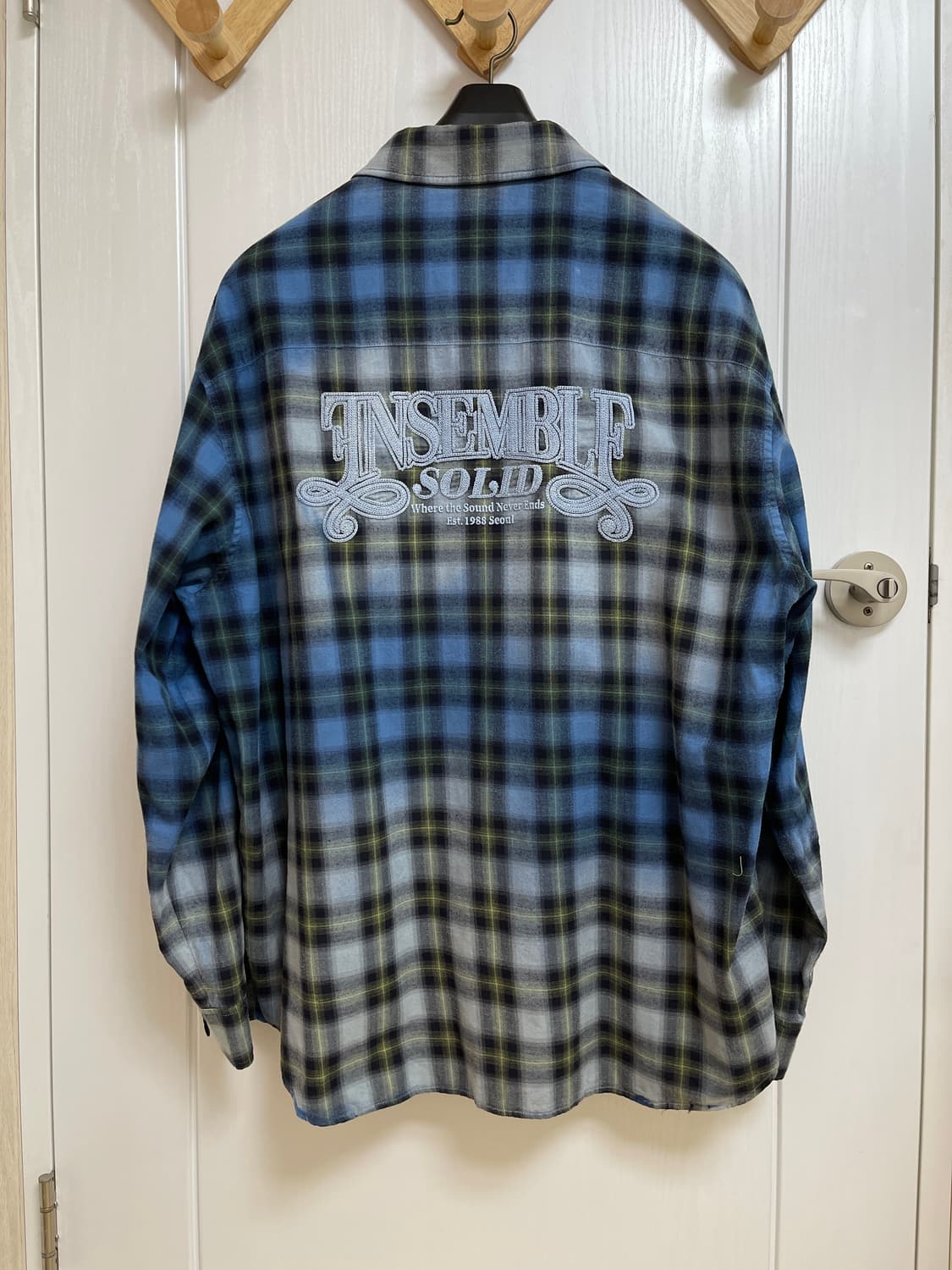 25새상품 솔리드옴므 블루 그라데이션 다잉 체크 셔츠 상품이미지3