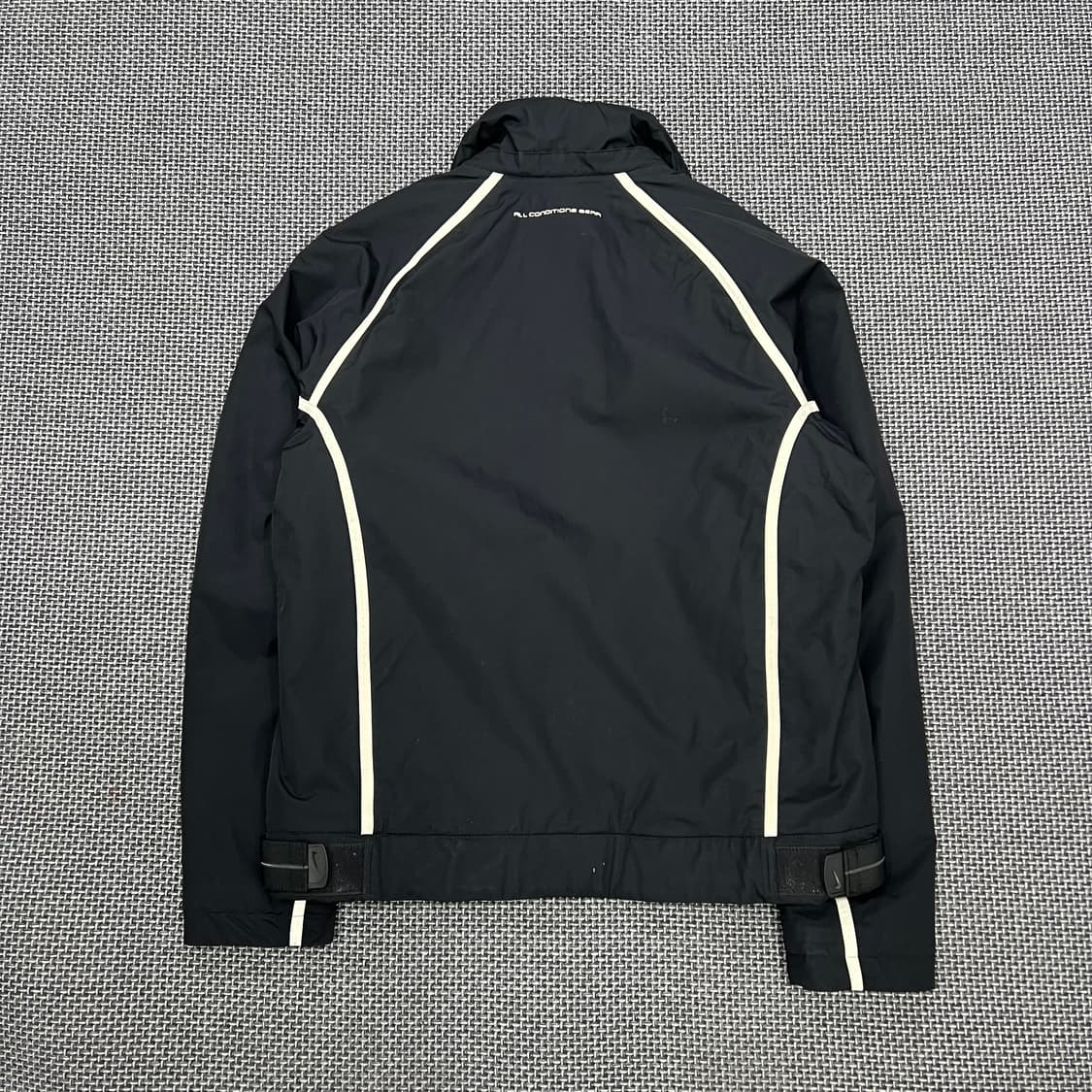 나이키 ACG 흰검 바람막이 상품이미지6