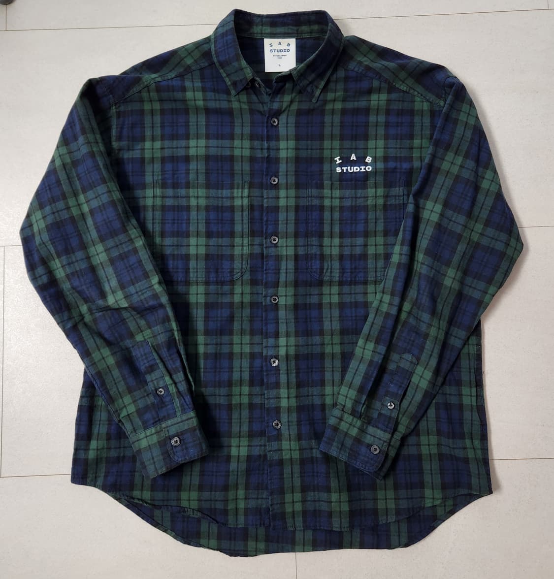 아이앱스튜디오 블랙 타탄 셔츠 상품이미지2