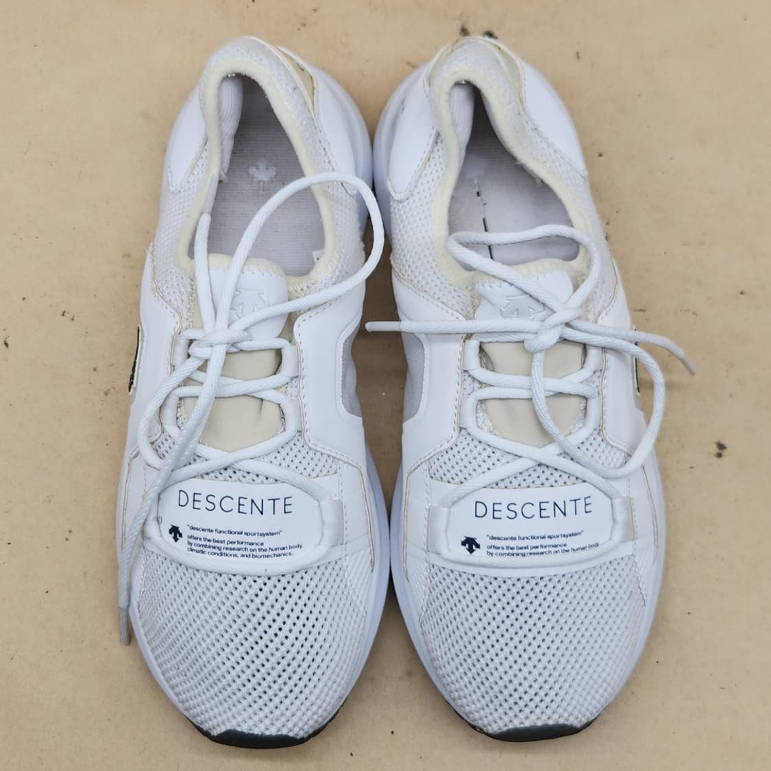 데상트 네오레이스2.0 여성운동화240  상품이미지2