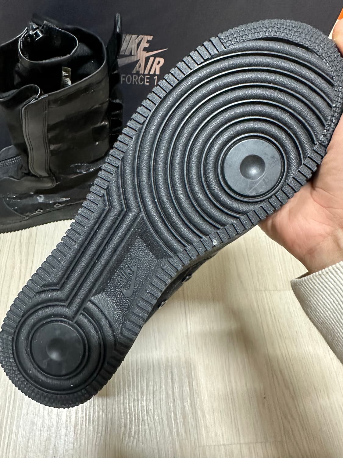 나이키 SF 에어포스1 하이 블랙 다크그레이 카모  270 새제품 상품이미지7