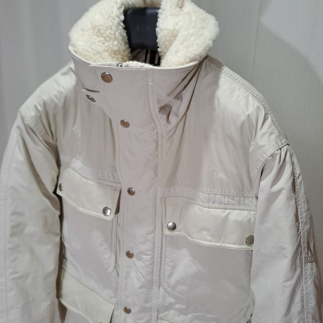 (택포) 헤지스 22FW 탈착퍼 구스다운점퍼 100 B310 상품이미지3