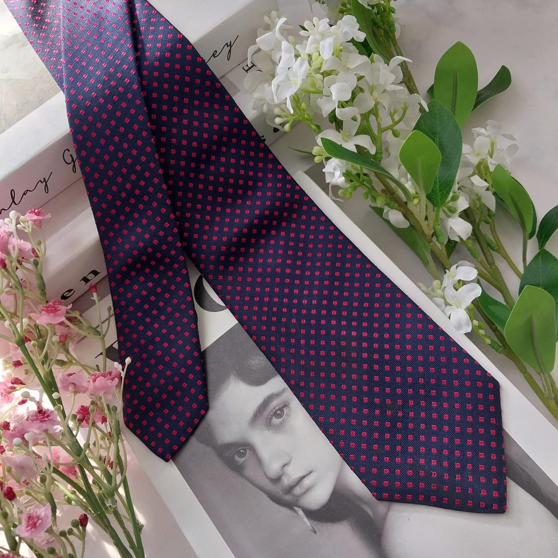 휴고 보스 실크 네이비 도트 패턴 넥타이 7.6cm A등급 K1546
 상품이미지3