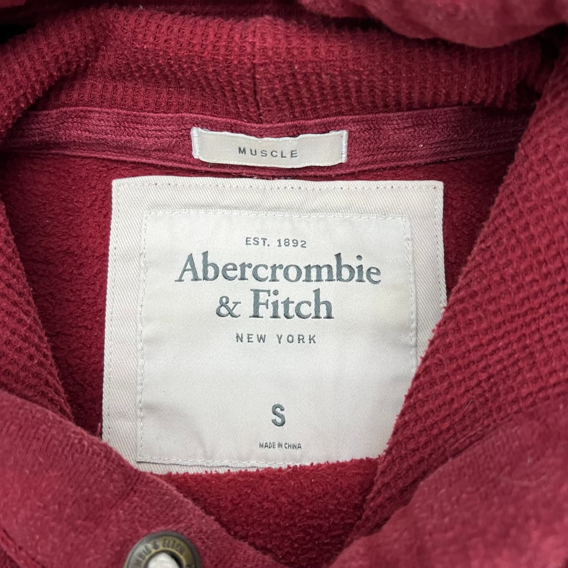 아베크롬비 딥레드 암레터링 후드 상품이미지3