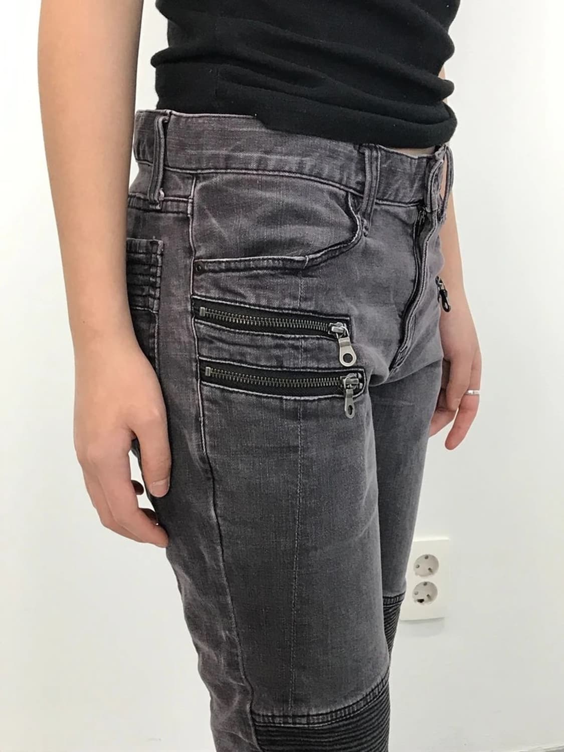 SCHRISSEL Zip Detail Slim Denim Pants 상품이미지2