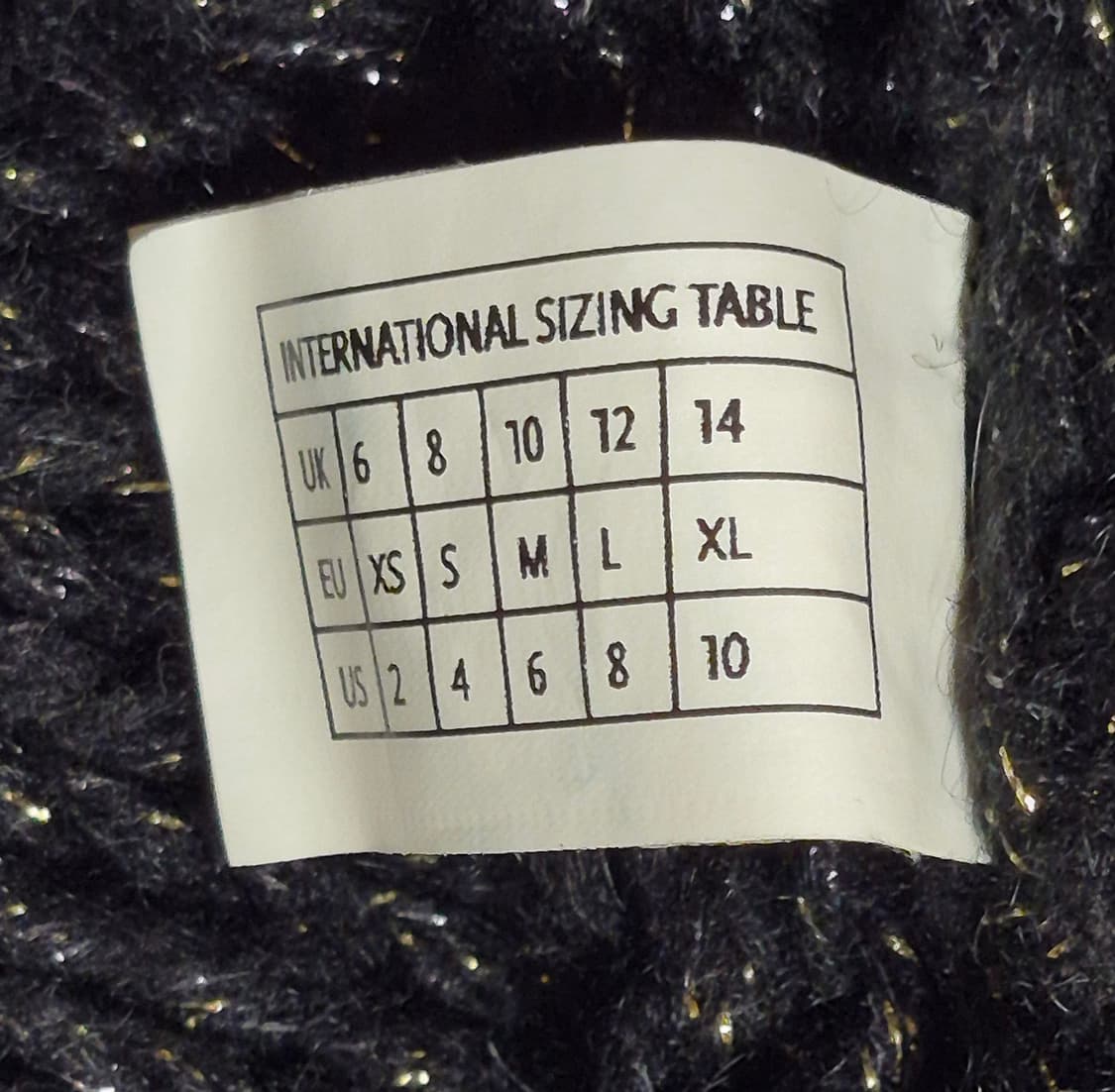 ESSENTIEL ANTWERP 블랙&골드메탈릭 오버핏 V-neck니트  상품이미지7