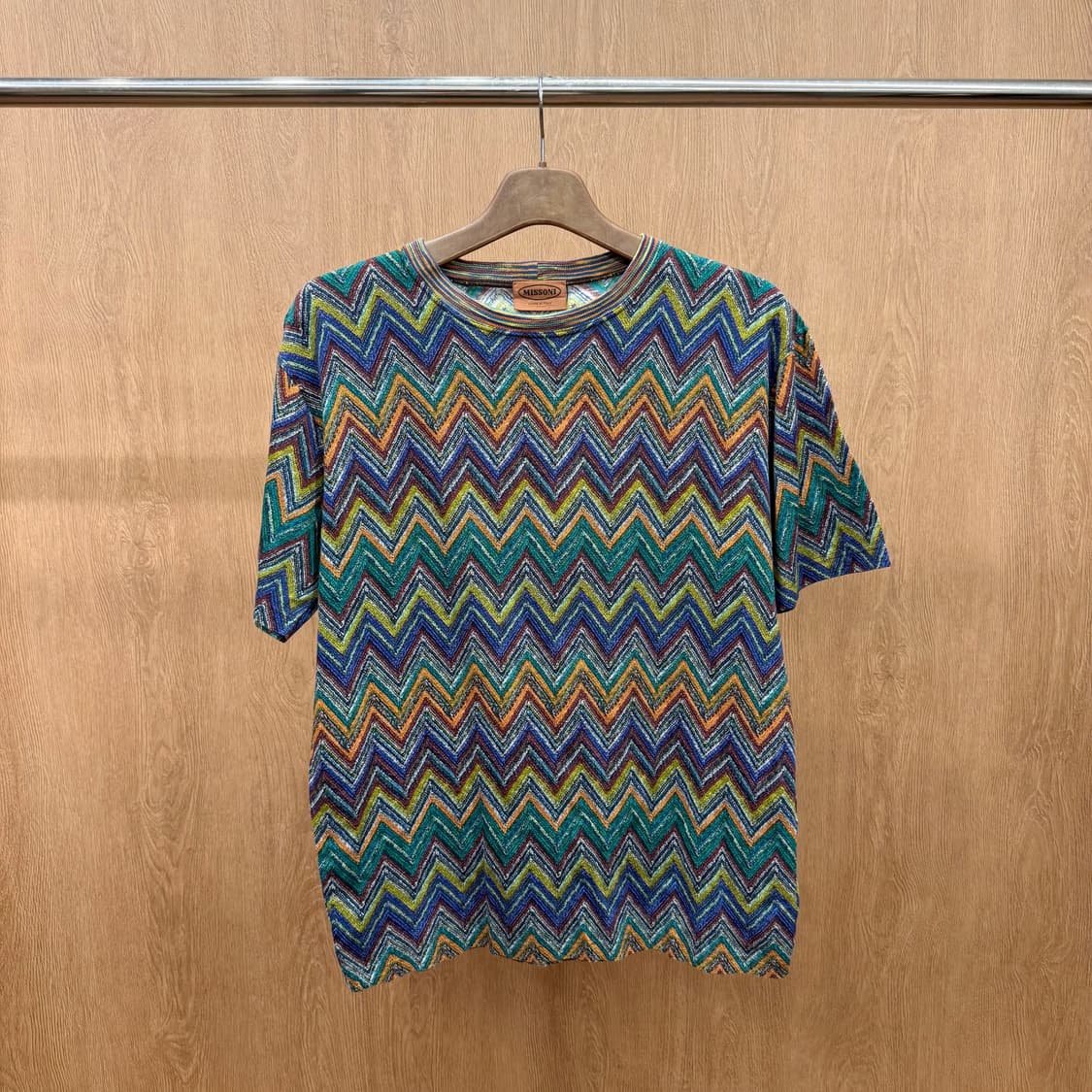 미쏘니 반팔 니트 티셔츠 시그니처 지그재그 패턴 디테일 멀티컬러 상품이미지2
