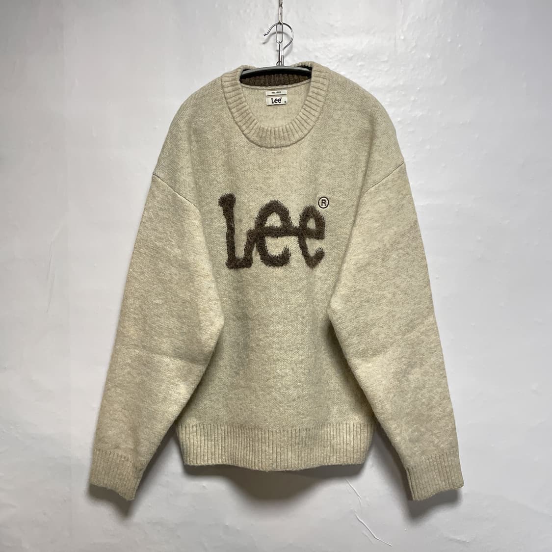 Lee 리 부클 빅 트위치 로고 니트 베이지 M 상품이미지1